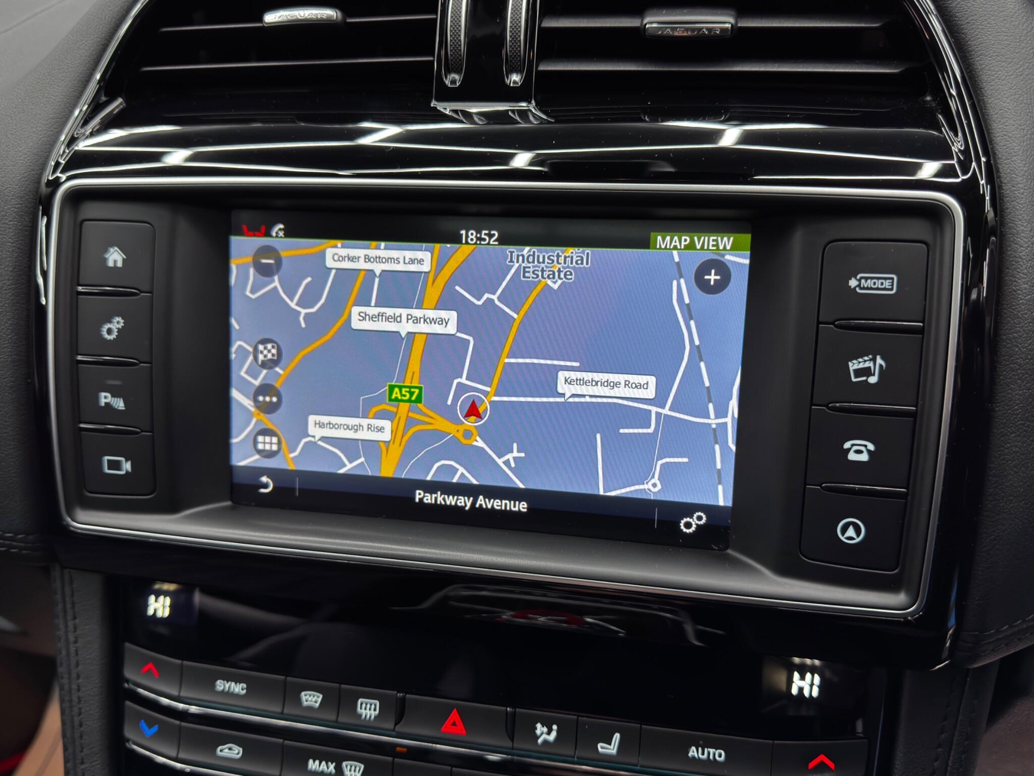 Jaguar F-PACE 2.0 D240 Prestige Auto AWD Euro 6 (s/s) 5dr 5dr Automatic 2025