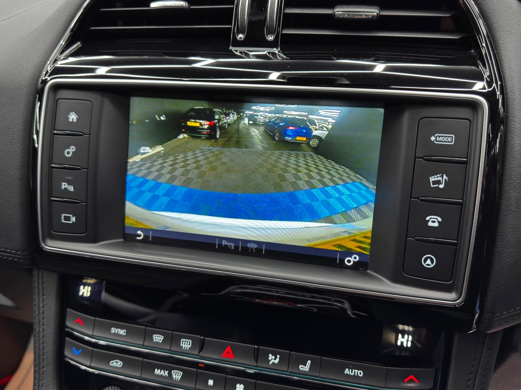 Jaguar F-PACE 2.0 D240 Prestige Auto AWD Euro 6 (s/s) 5dr 5dr Automatic 2025