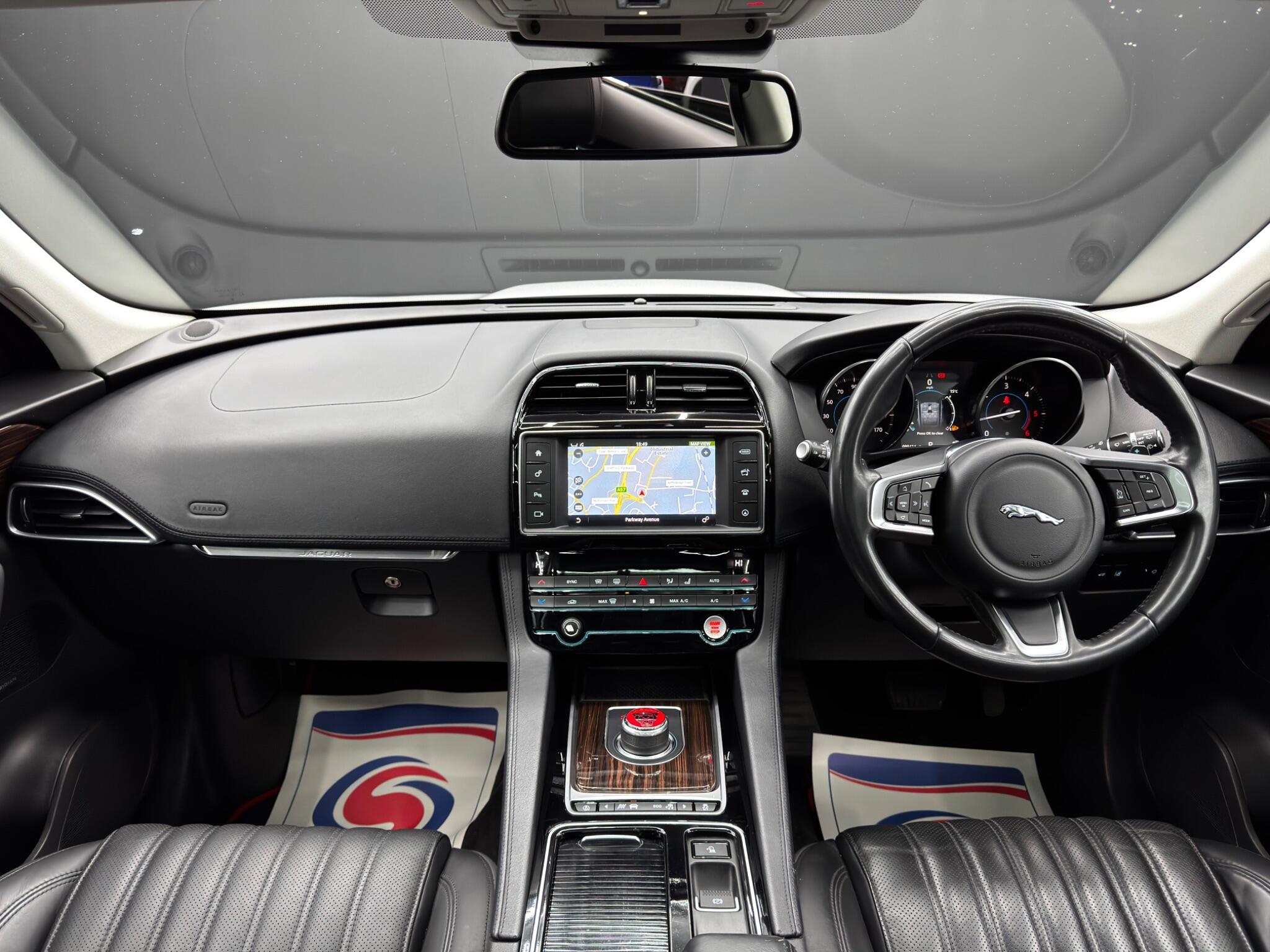 Jaguar F-PACE 2.0 D240 Prestige Auto AWD Euro 6 (s/s) 5dr 5dr Automatic 2025