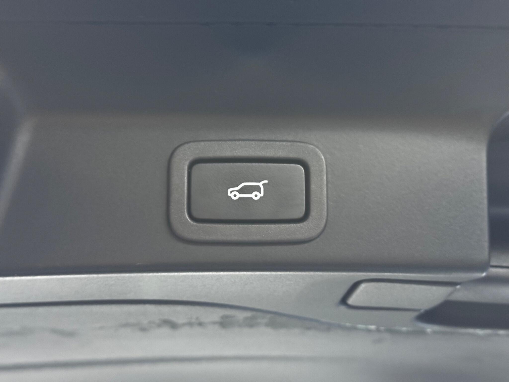 Jaguar F-PACE 2.0 D240 Prestige Auto AWD Euro 6 (s/s) 5dr 5dr Automatic 2025