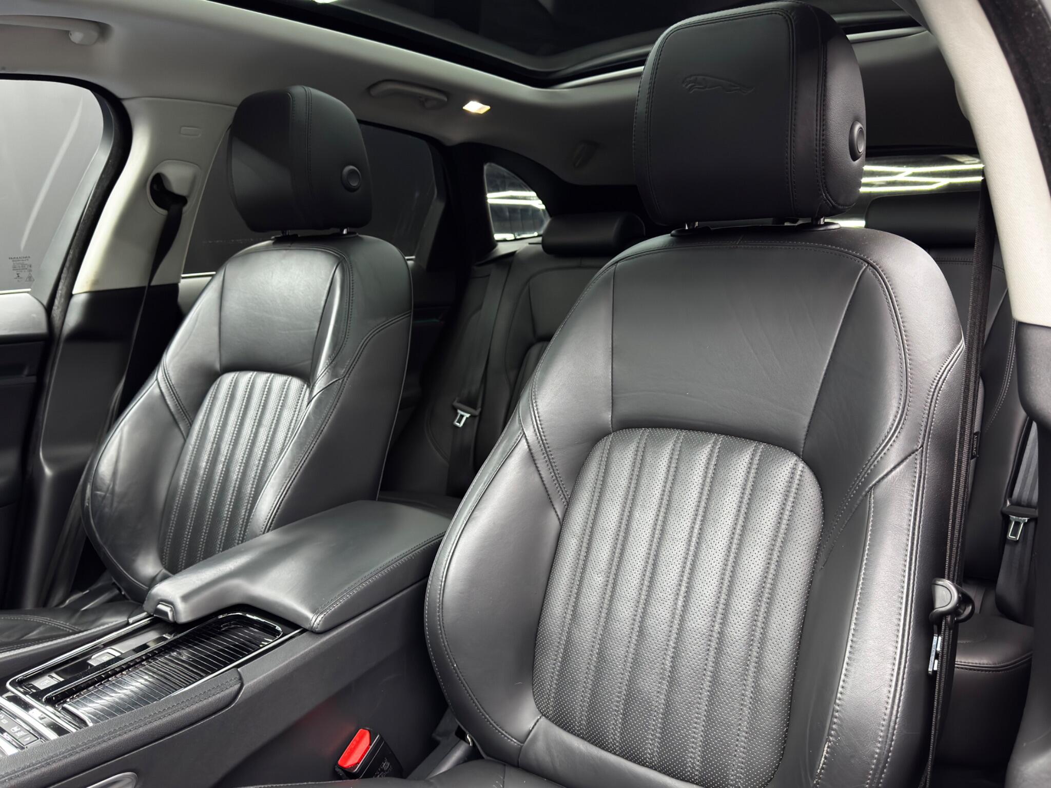 Jaguar F-PACE 2.0 D240 Prestige Auto AWD Euro 6 (s/s) 5dr 5dr Automatic 2025