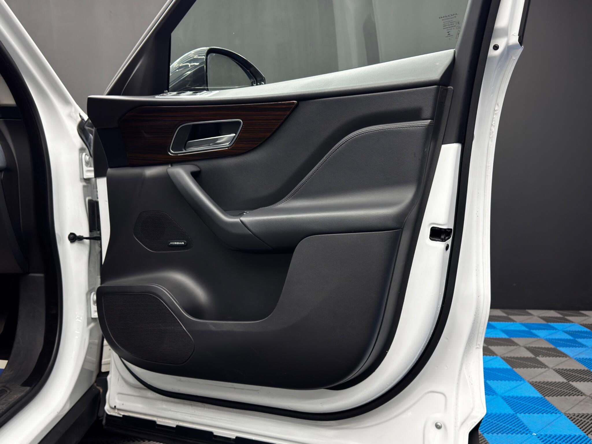 Jaguar F-PACE 2.0 D240 Prestige Auto AWD Euro 6 (s/s) 5dr 5dr Automatic 2025