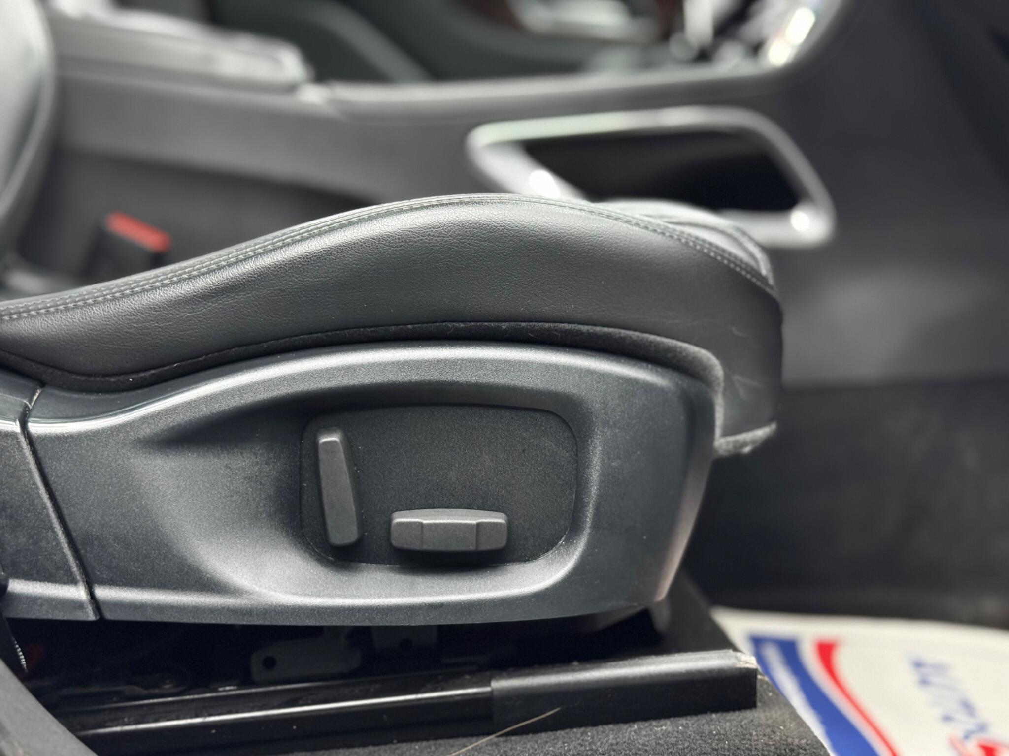 Jaguar F-PACE 2.0 D240 Prestige Auto AWD Euro 6 (s/s) 5dr 5dr Automatic 2025