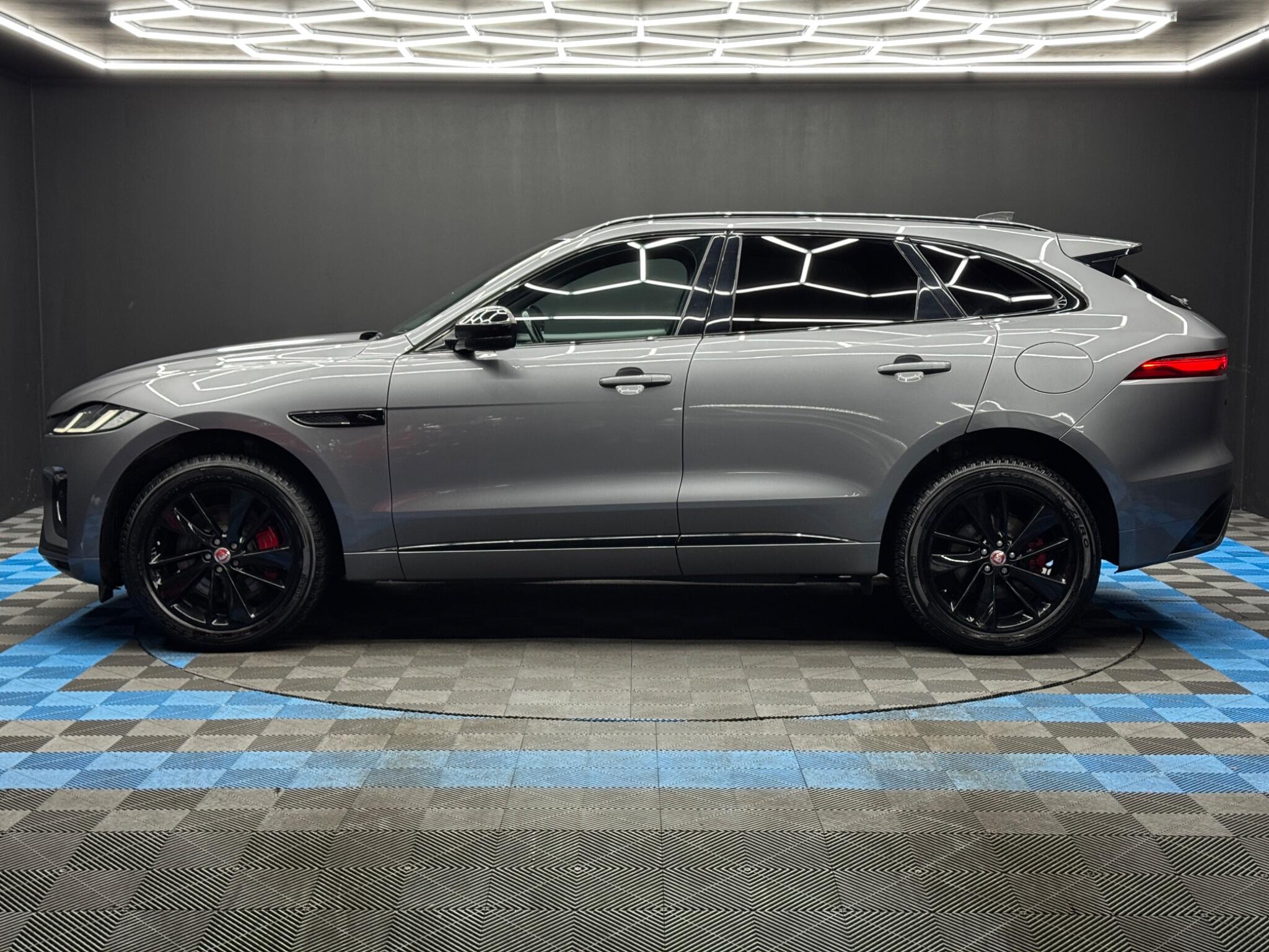 Jaguar F-PACE 2.0 P400e 17.1kWh R-Dynamic Black Auto AWD Euro 6 (s/s) 5dr 5dr Automatic 2026