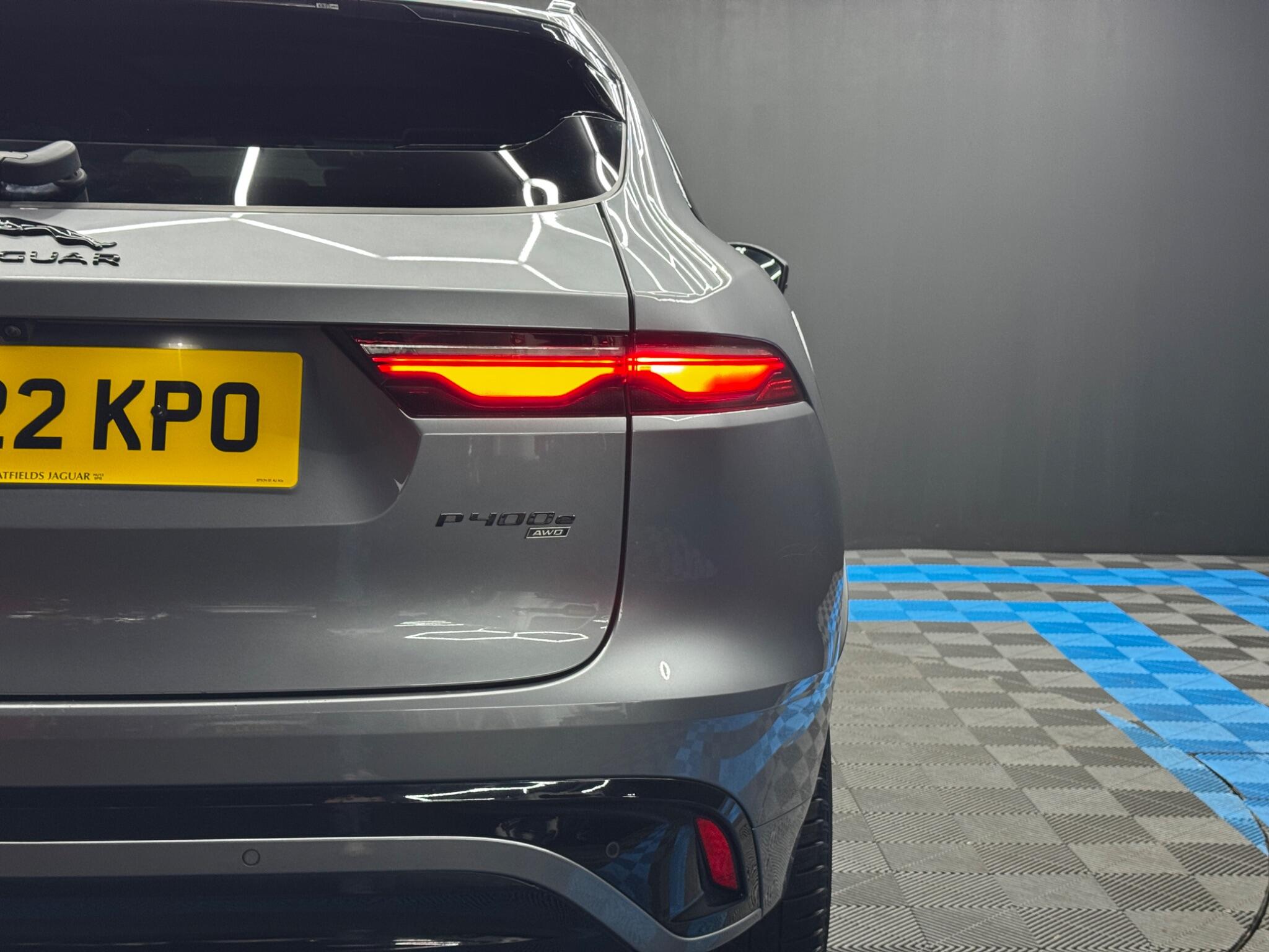 Jaguar F-PACE 2.0 P400e 17.1kWh R-Dynamic Black Auto AWD Euro 6 (s/s) 5dr 5dr Automatic 2026