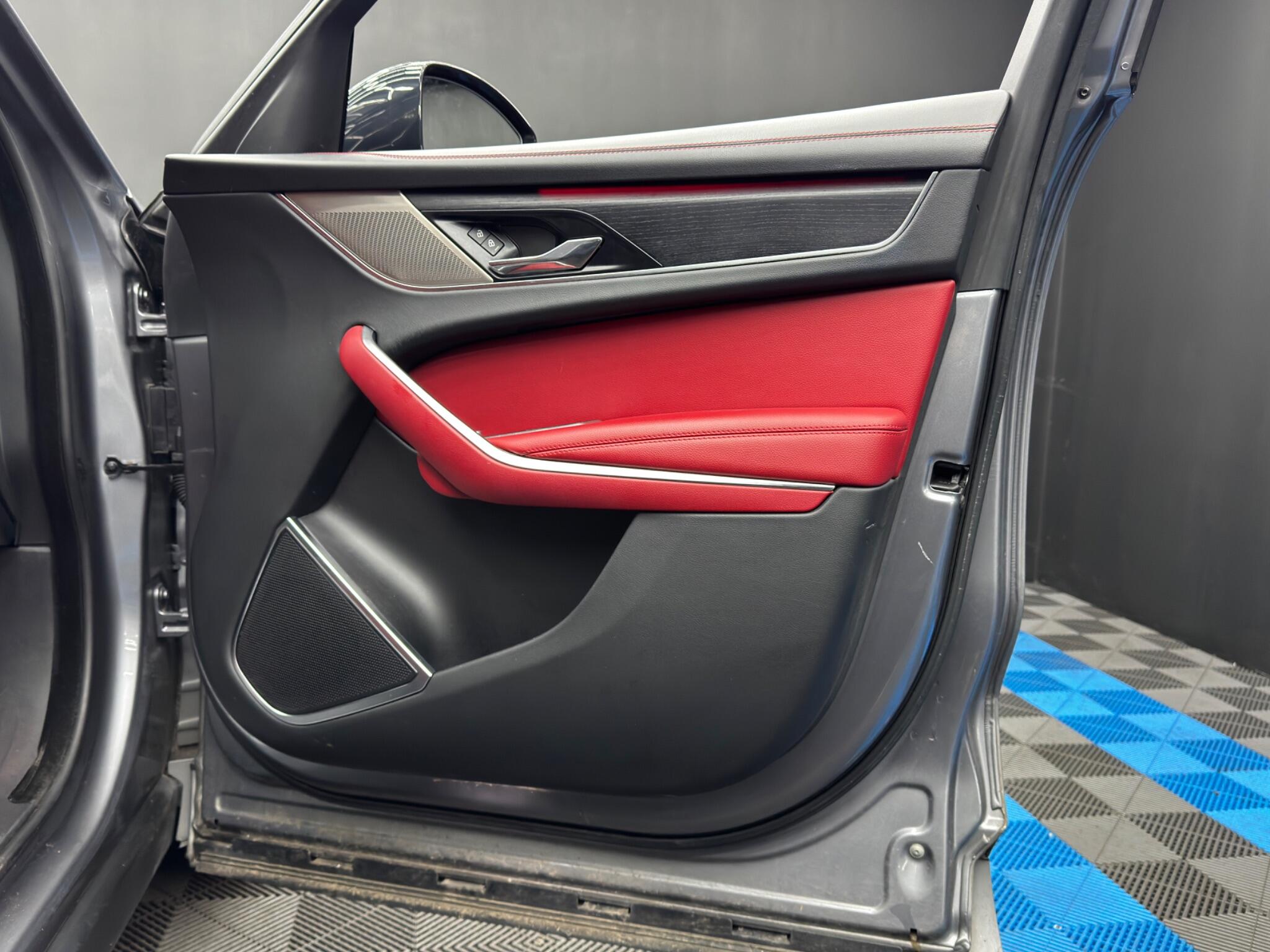 Jaguar F-PACE 2.0 P400e 17.1kWh R-Dynamic Black Auto AWD Euro 6 (s/s) 5dr 5dr Automatic 2026