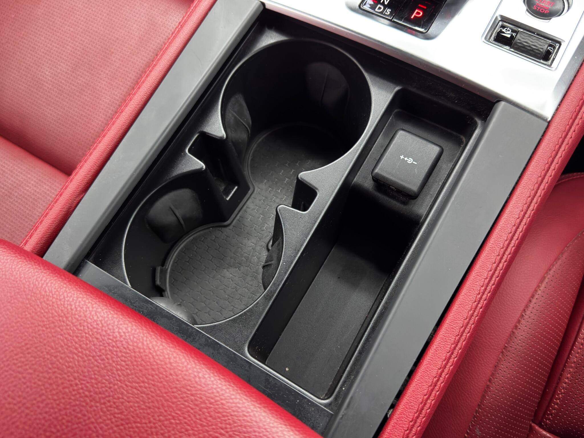 Jaguar F-PACE 2.0 P400e 17.1kWh R-Dynamic Black Auto AWD Euro 6 (s/s) 5dr 5dr Automatic 2026