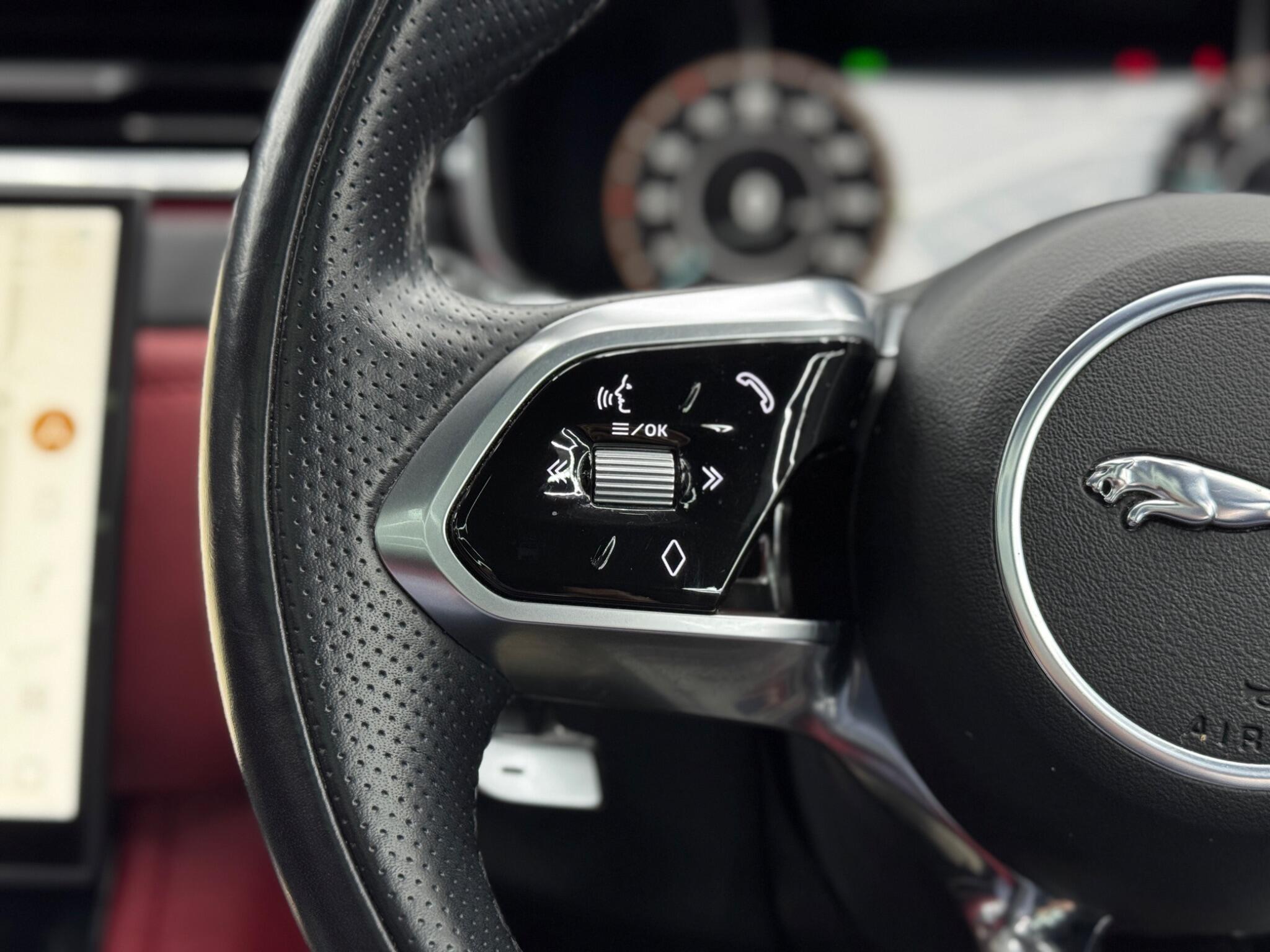 Jaguar F-PACE 2.0 P400e 17.1kWh R-Dynamic Black Auto AWD Euro 6 (s/s) 5dr 5dr Automatic 2026