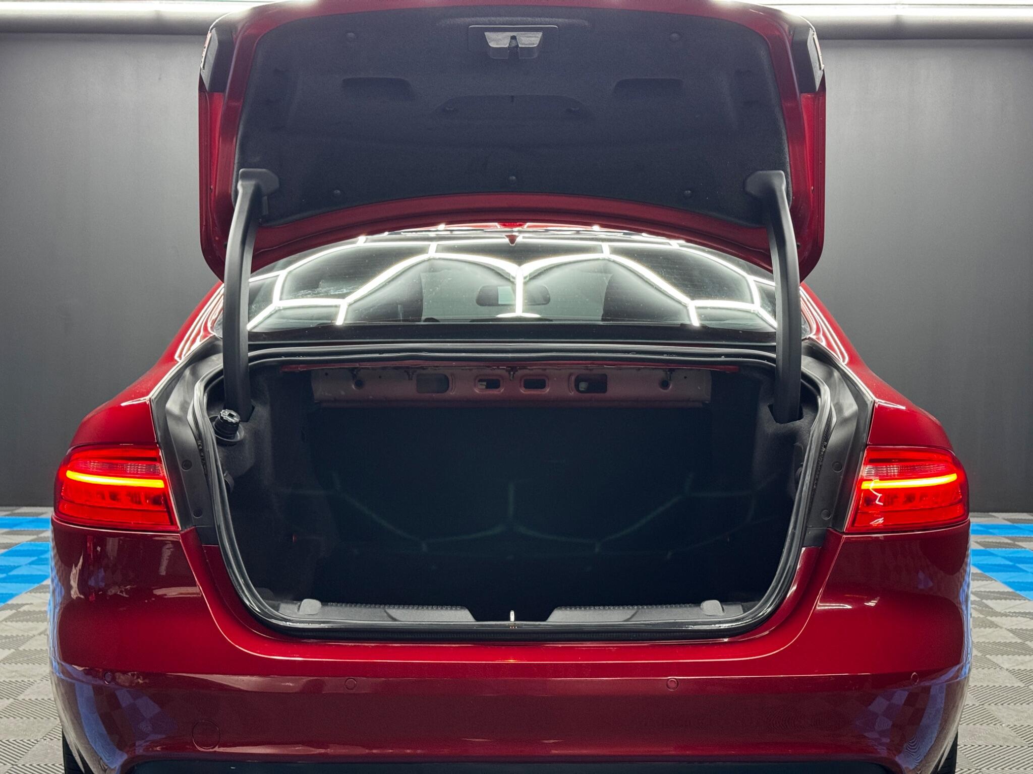 Jaguar XE 2.0d R-Sport Auto Euro 6 (s/s) 4dr 4dr Automatic 2025