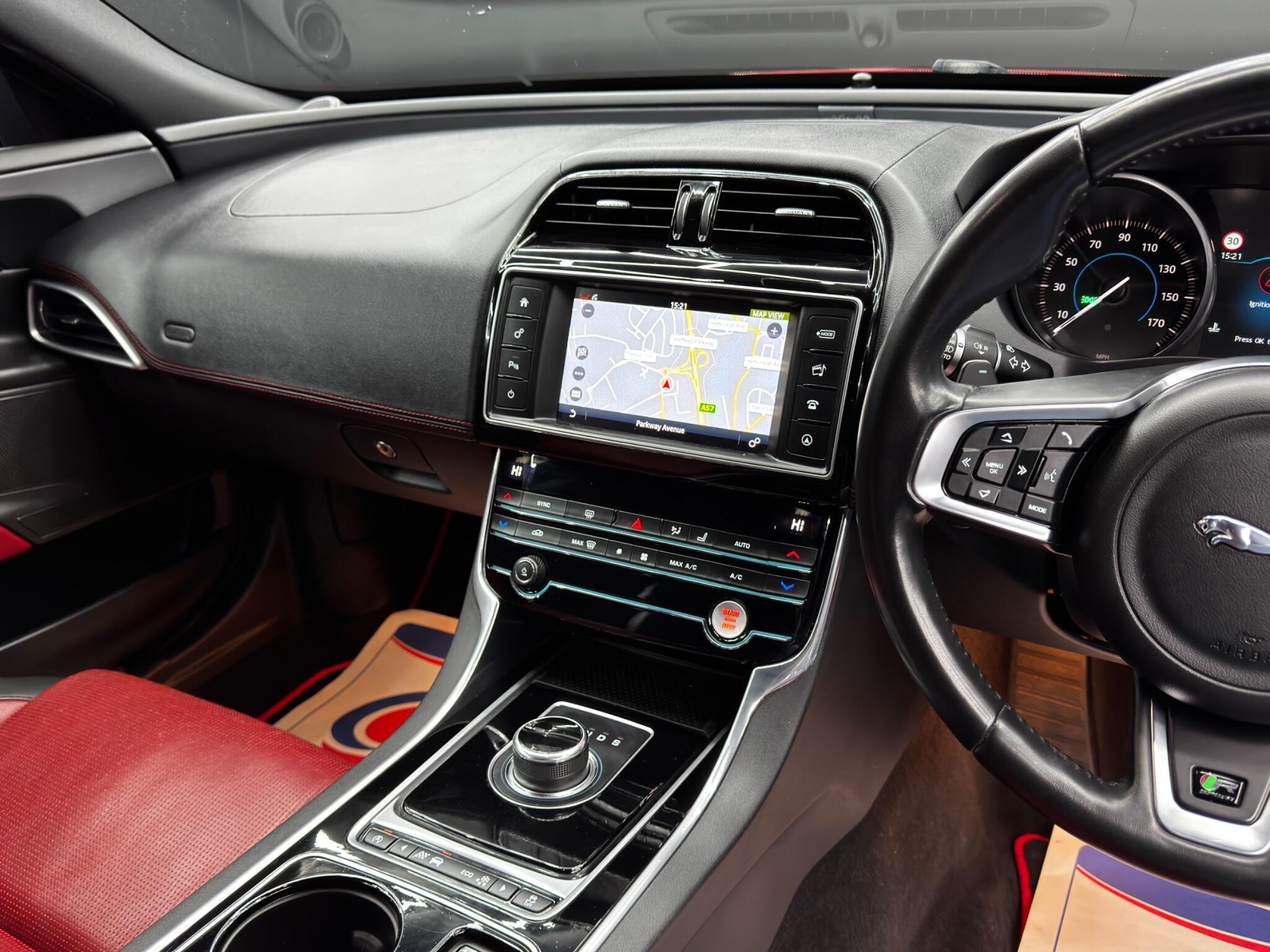 Jaguar XE 2.0d R-Sport Auto Euro 6 (s/s) 4dr 4dr Automatic 2025