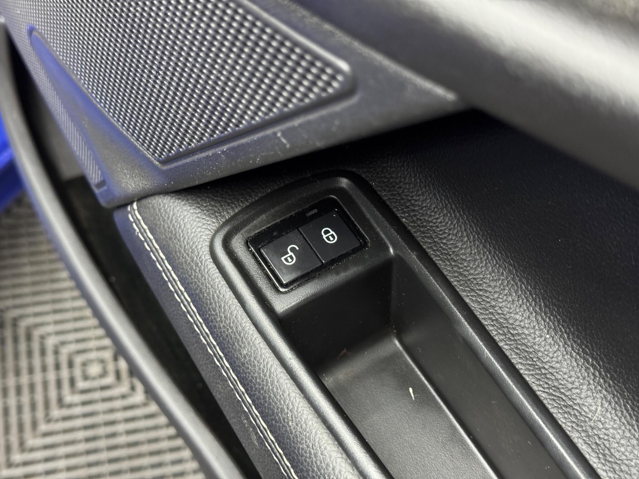 Jaguar XE 2.0d R-Sport Auto Euro 6 (s/s) 4dr 4dr Automatic 2026