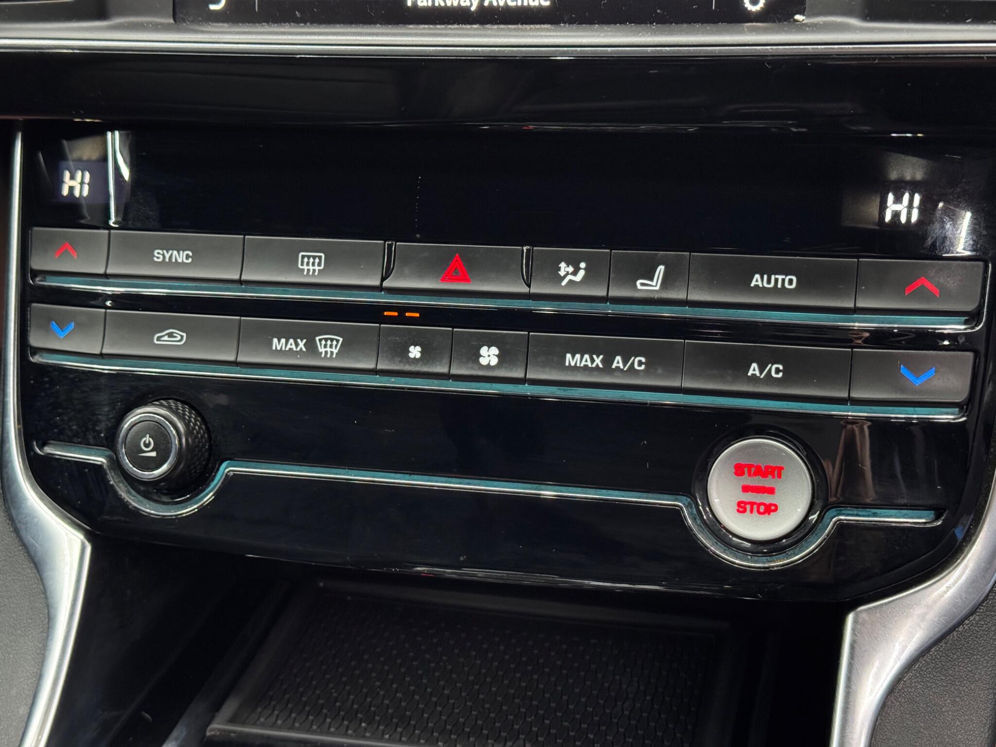 Jaguar XE 2.0d R-Sport Auto Euro 6 (s/s) 4dr 4dr Automatic 2026