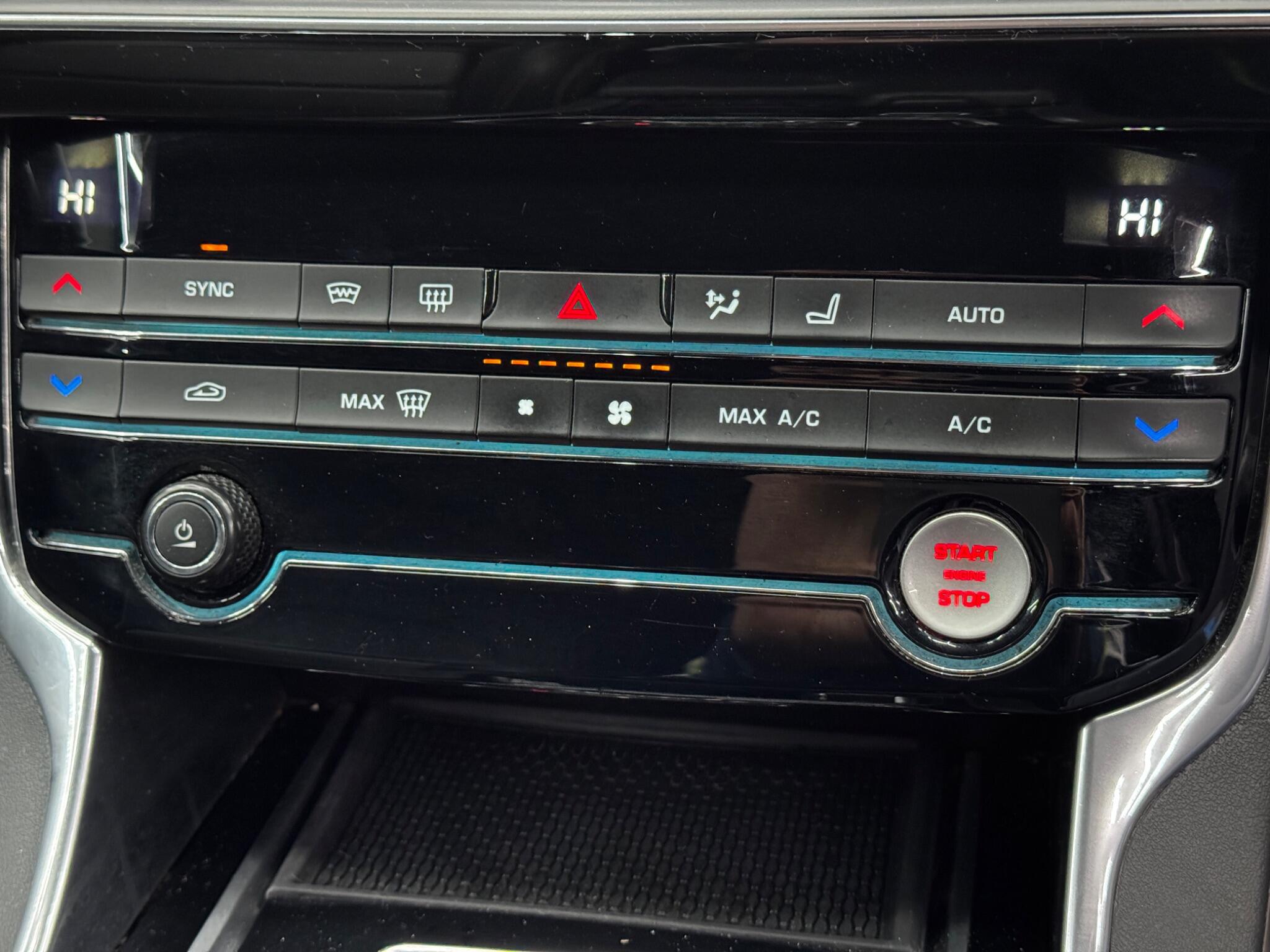 Jaguar XE 2.0d R-Sport Auto Euro 6 (s/s) 4dr 4dr Automatic 2026