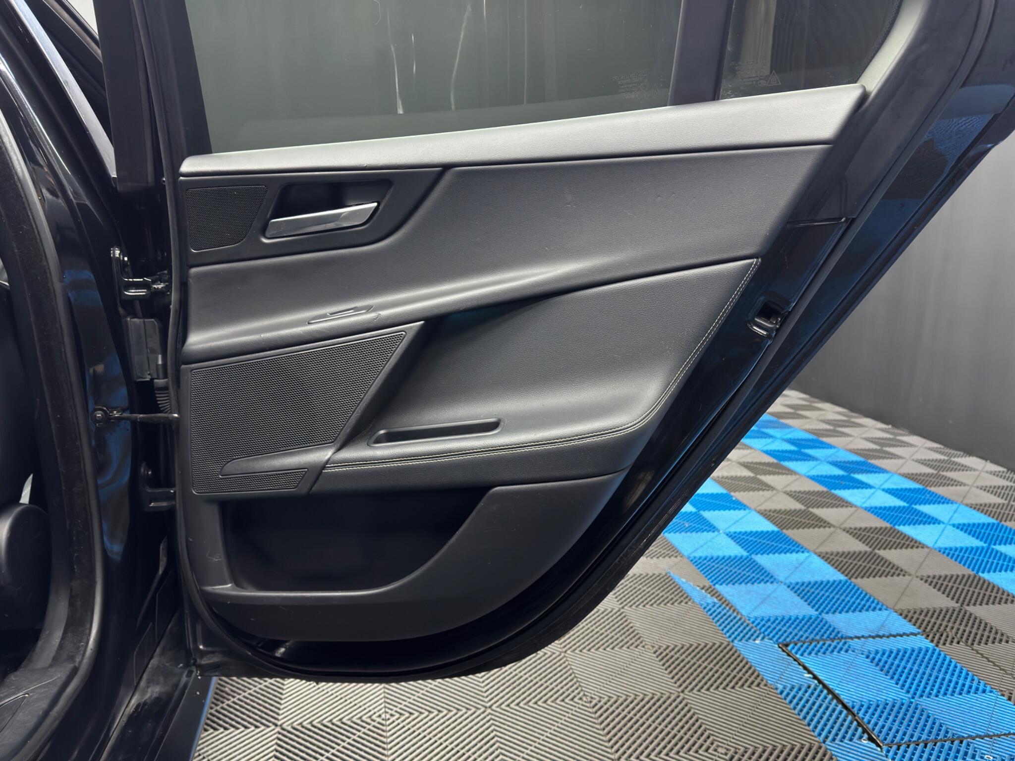 Jaguar XE 2.0d R-Sport Auto Euro 6 (s/s) 4dr 4dr Automatic 2026