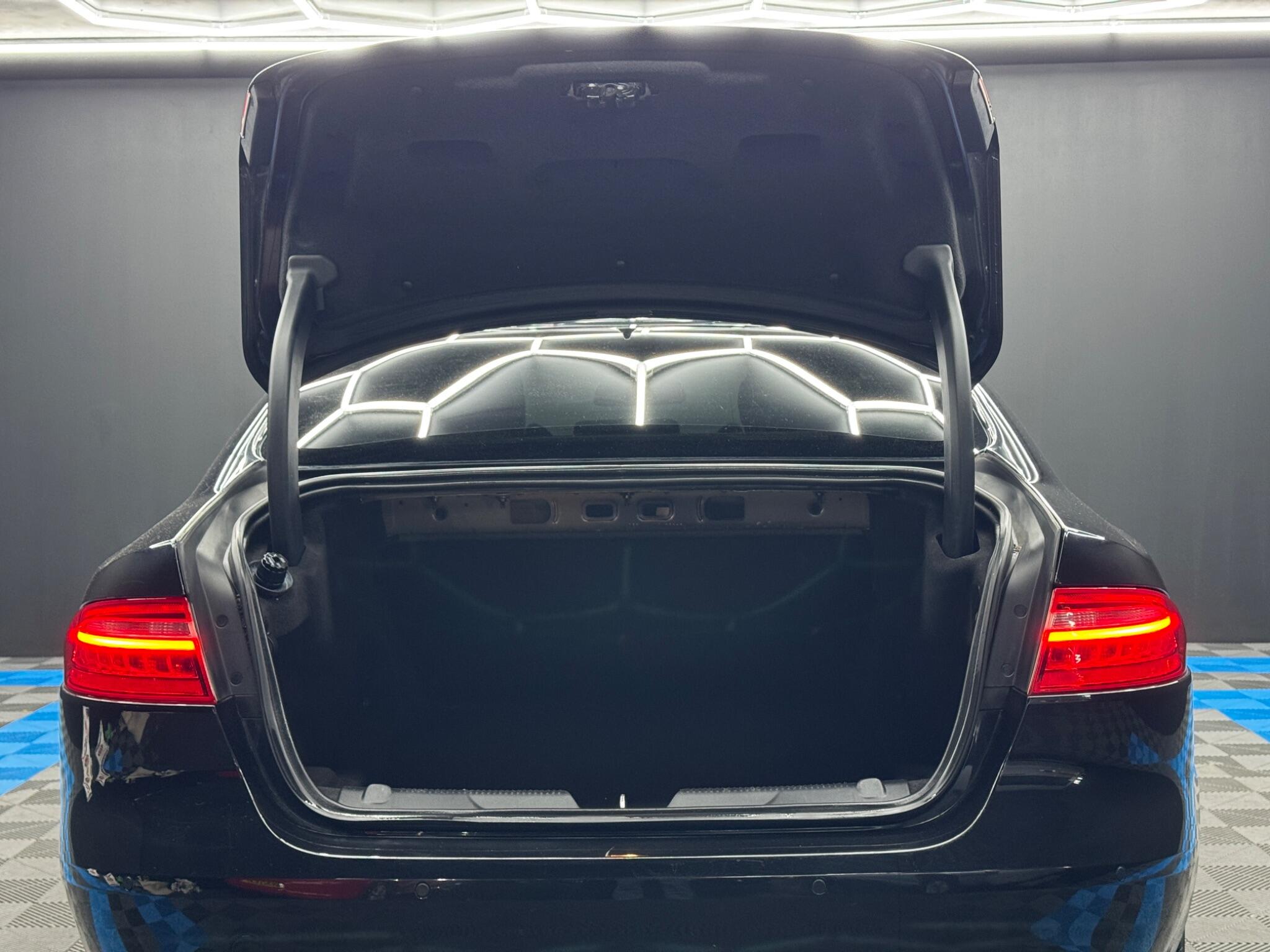 Jaguar XE 2.0d R-Sport Auto Euro 6 (s/s) 4dr 4dr Automatic 2026