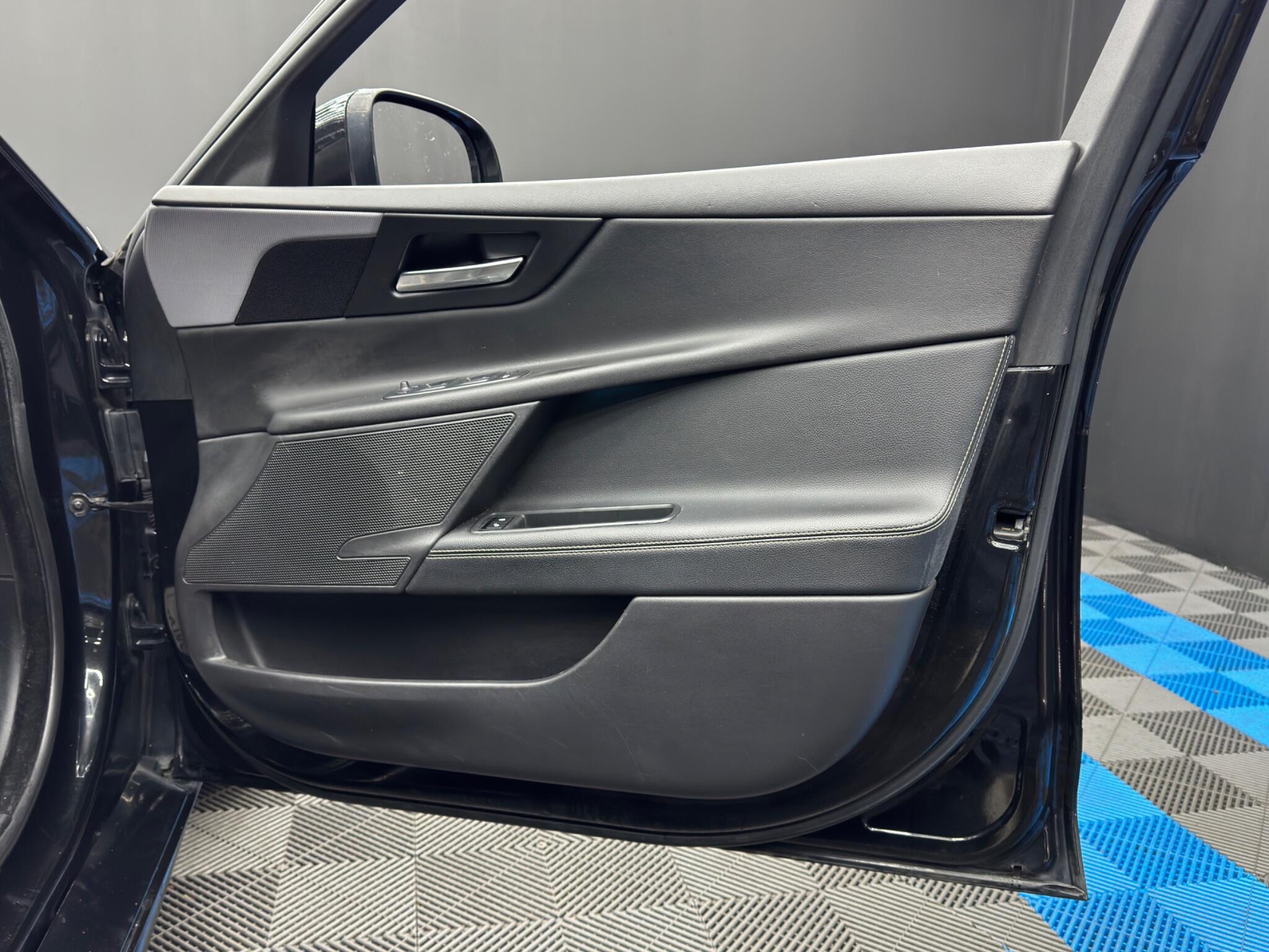 Jaguar XE 2.0d R-Sport Auto Euro 6 (s/s) 4dr 4dr Automatic 2026