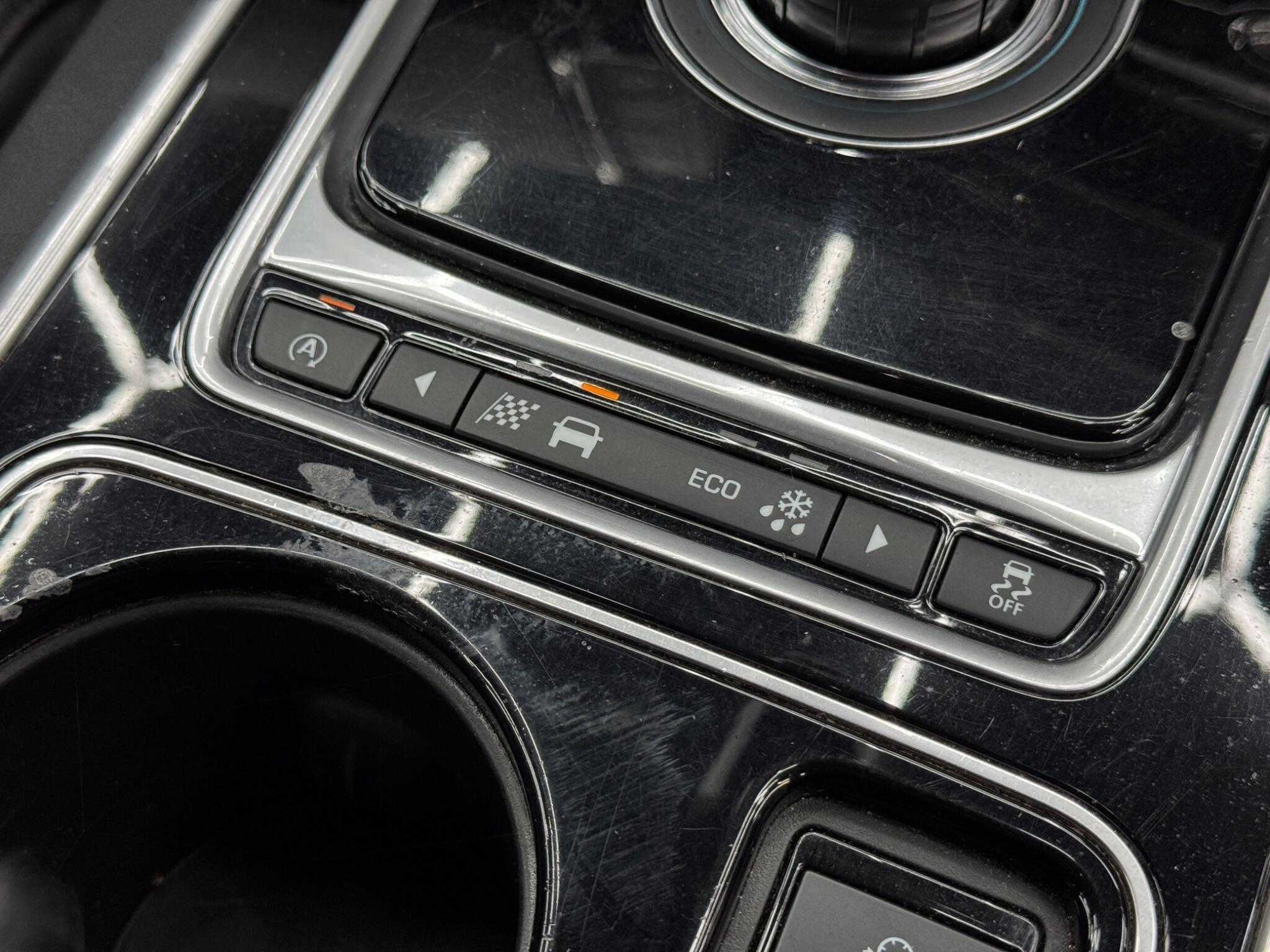 Jaguar XE 2.0d R-Sport Auto Euro 6 (s/s) 4dr 4dr Automatic 2026