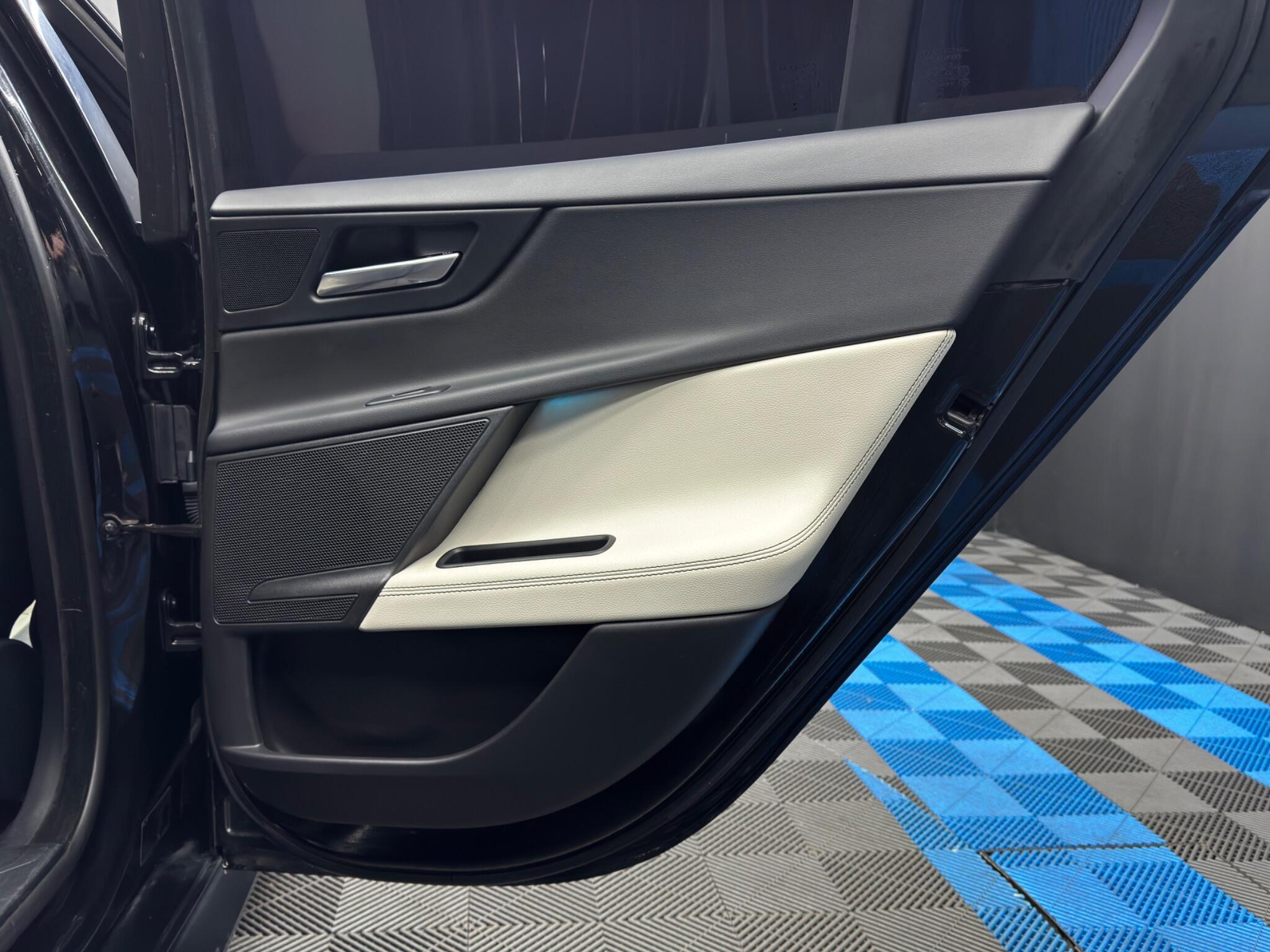 Jaguar XE 2.0d R-Sport Auto Euro 6 (s/s) 4dr 4dr Automatic 2026