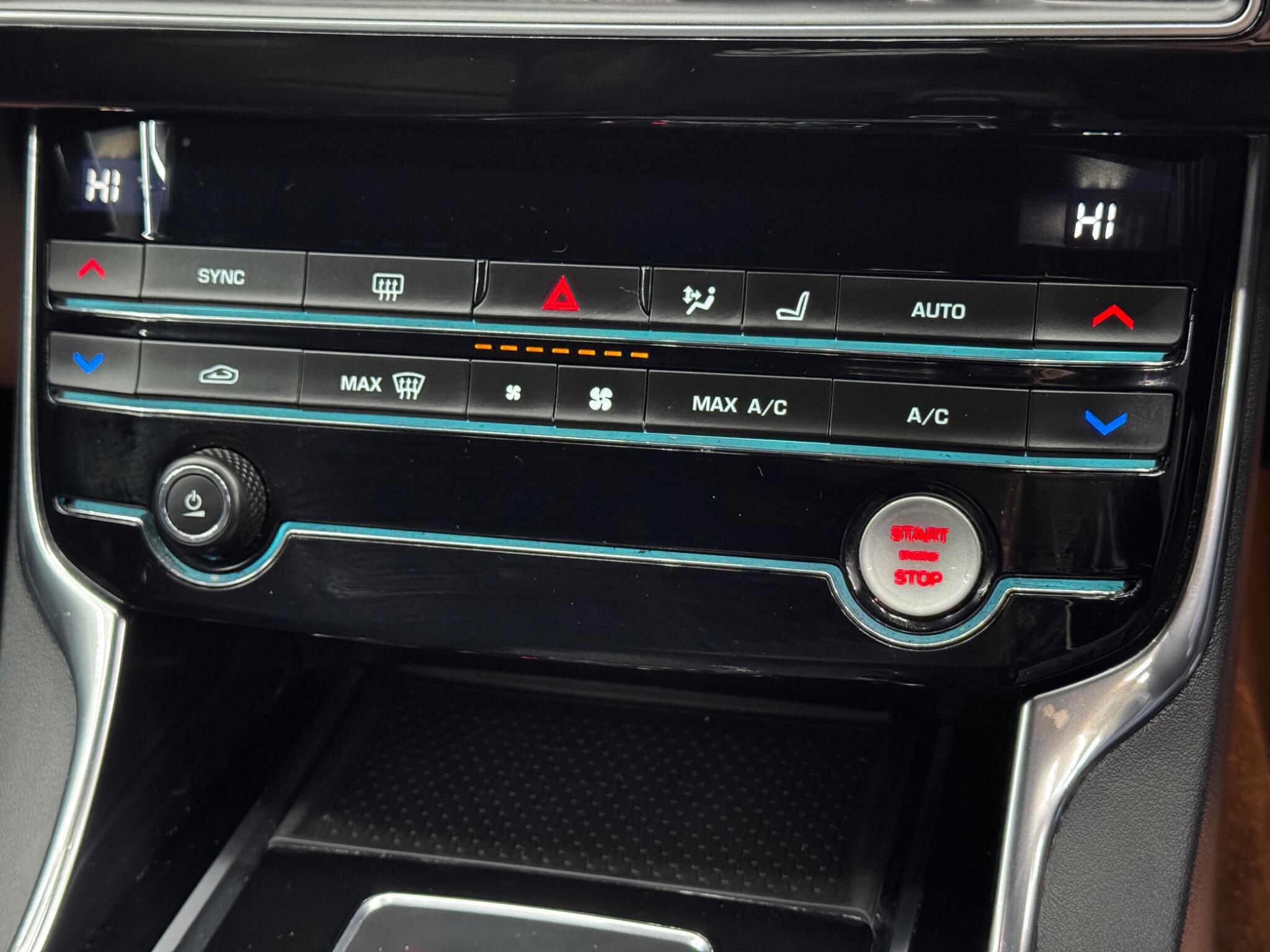 Jaguar XE 2.0d R-Sport Auto Euro 6 (s/s) 4dr 4dr Automatic 2026