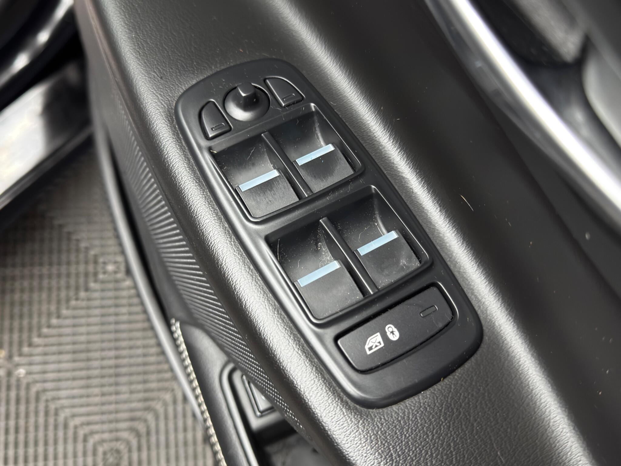 Jaguar XE 2.0d R-Sport Auto Euro 6 (s/s) 4dr 4dr Automatic 2026