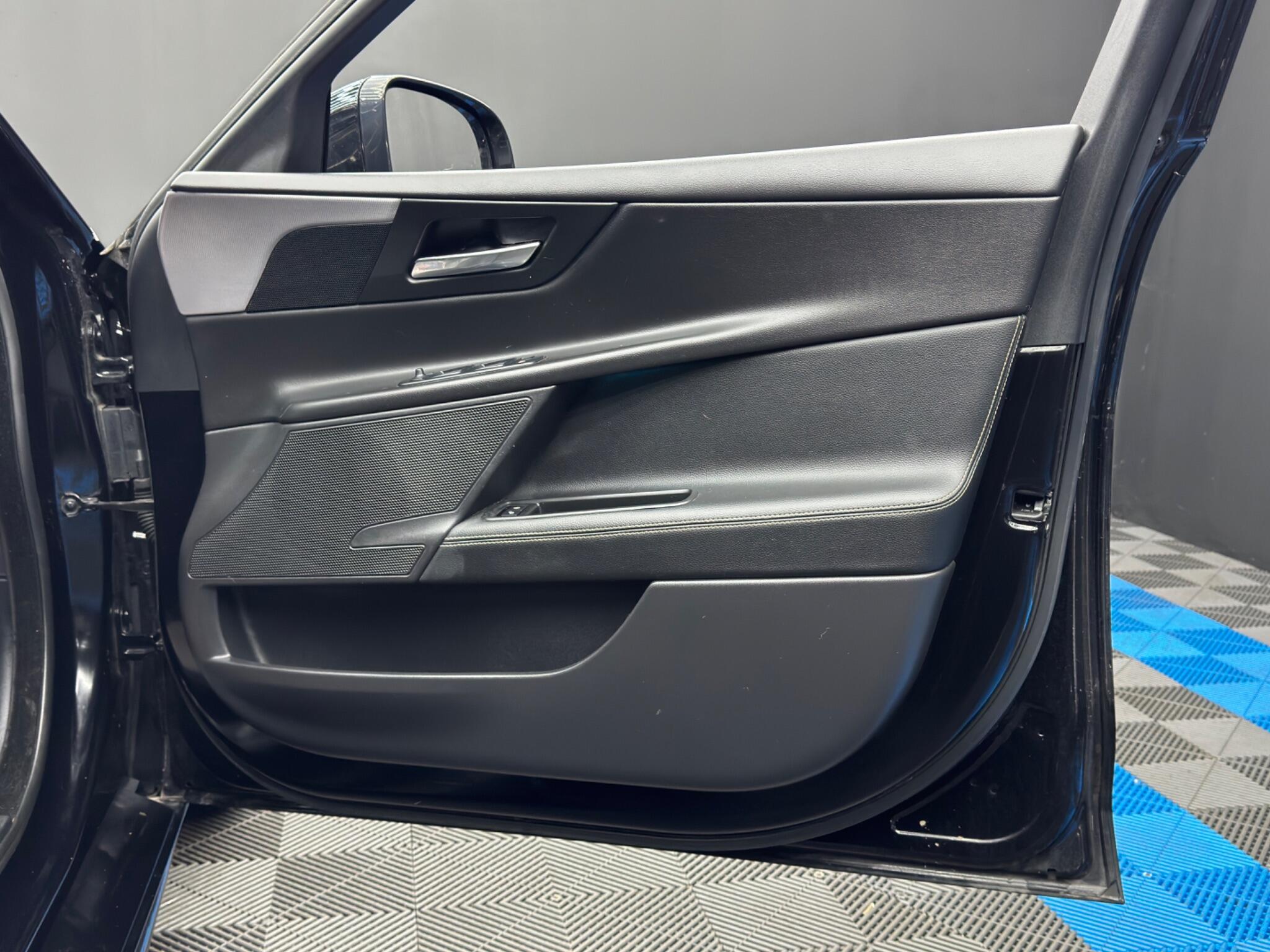 Jaguar XE 2.0d R-Sport Auto Euro 6 (s/s) 4dr 4dr Automatic 2026