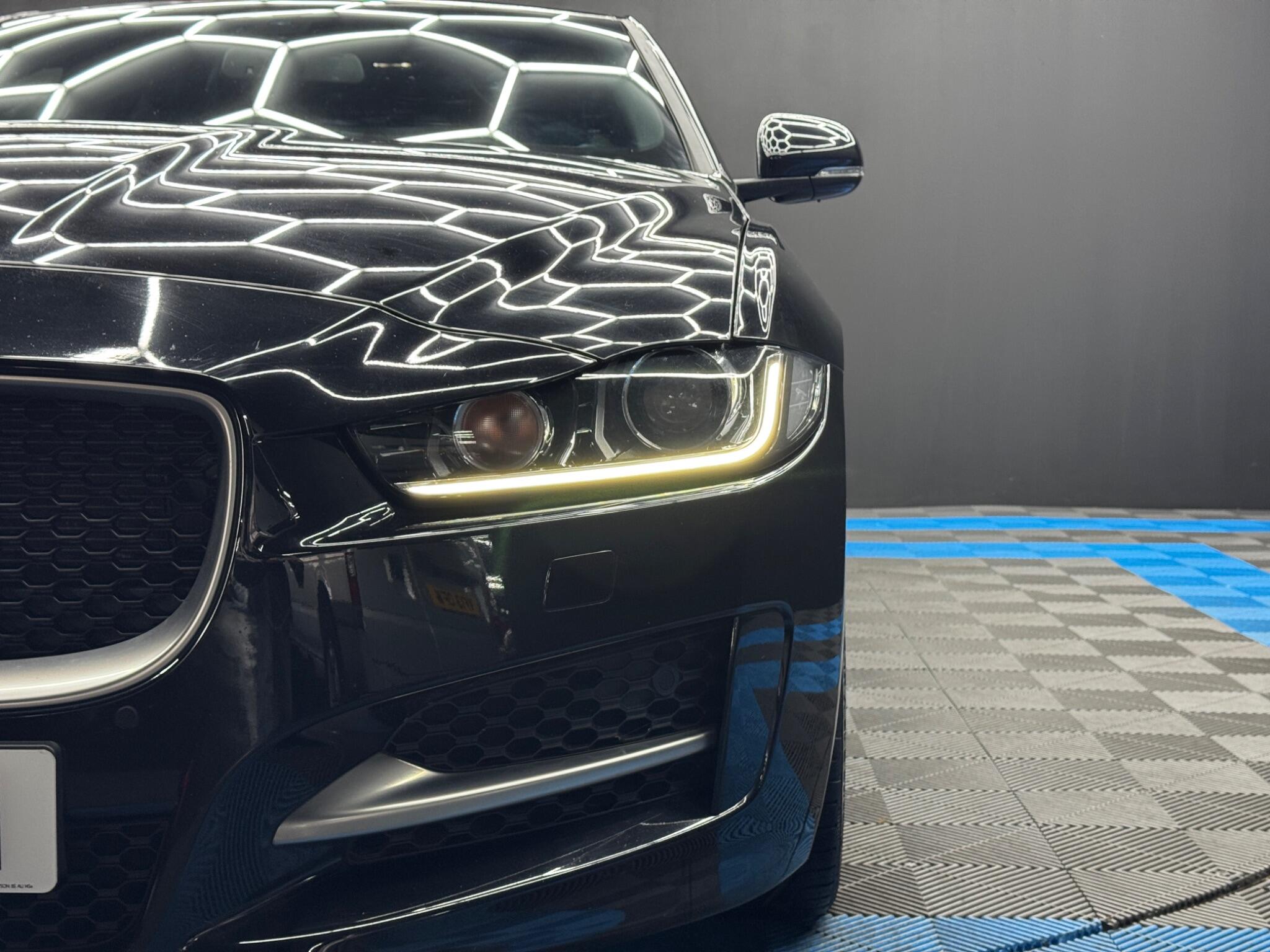 Jaguar XE 2.0d R-Sport Auto Euro 6 (s/s) 4dr 4dr Automatic 2026