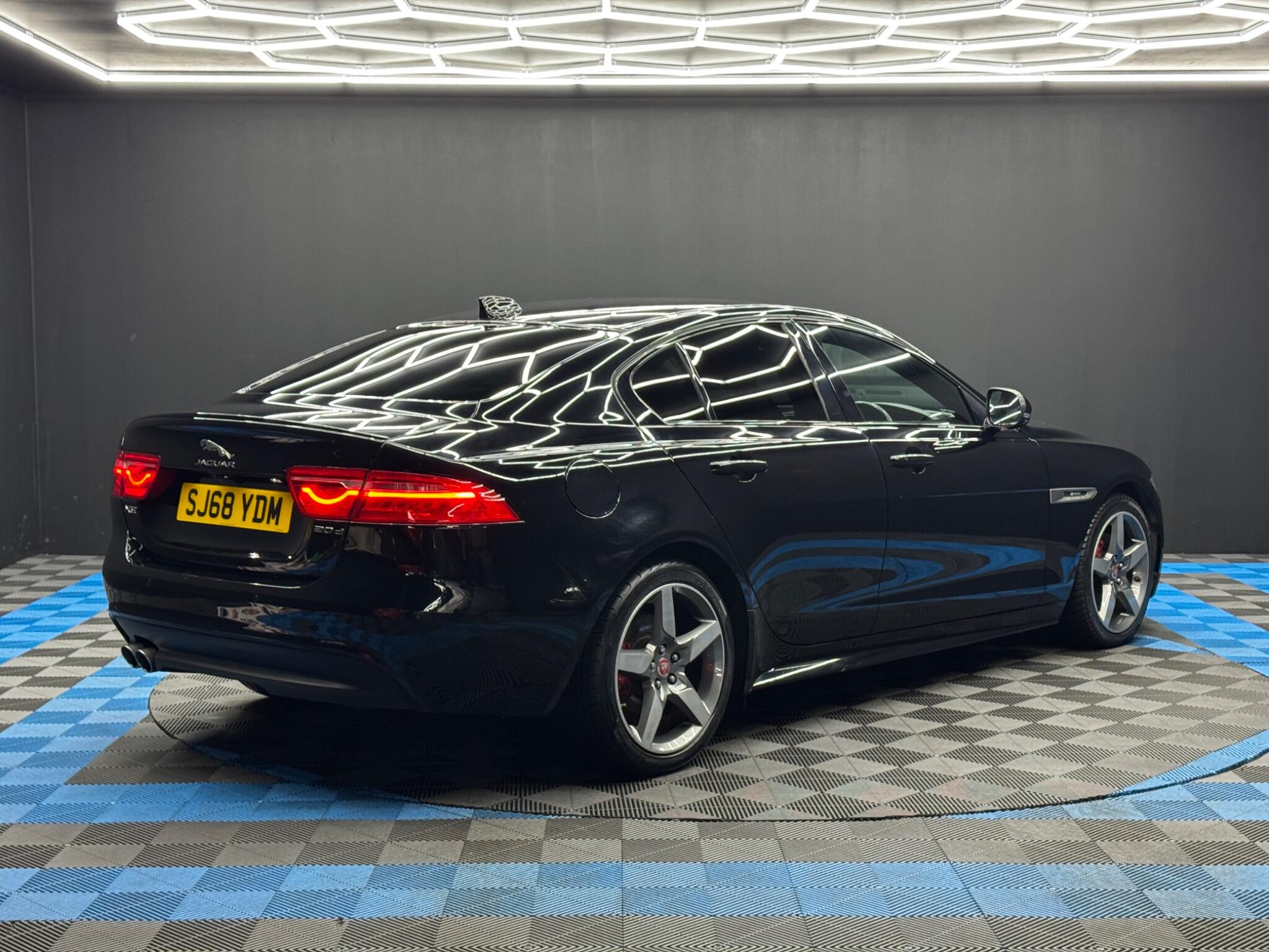 Jaguar XE 2.0d R-Sport Auto Euro 6 (s/s) 4dr 4dr Automatic 2026