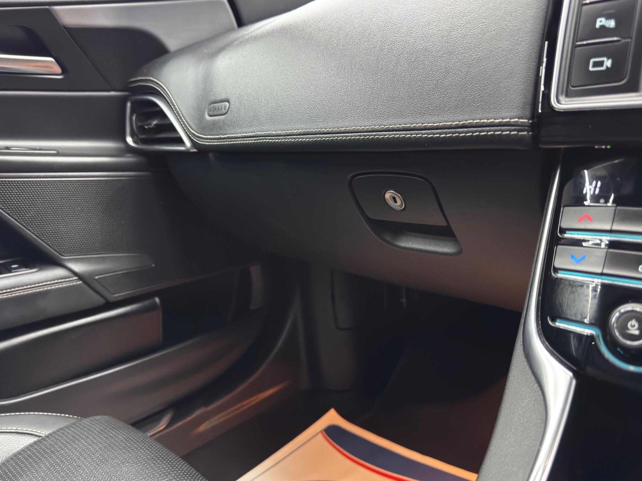 Jaguar XE 2.0d R-Sport Auto Euro 6 (s/s) 4dr 4dr Automatic 2026