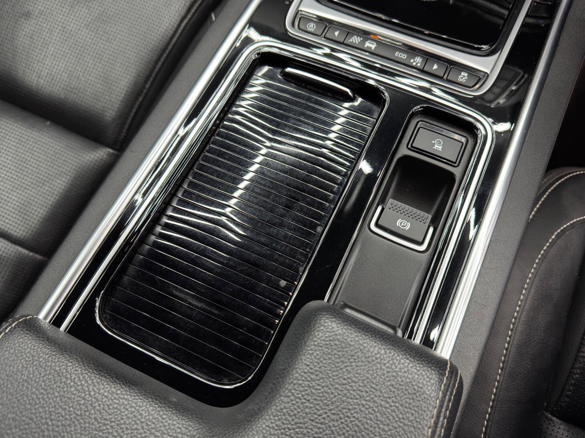 Jaguar XE 2.0d R-Sport Auto Euro 6 (s/s) 4dr 4dr Automatic 2026