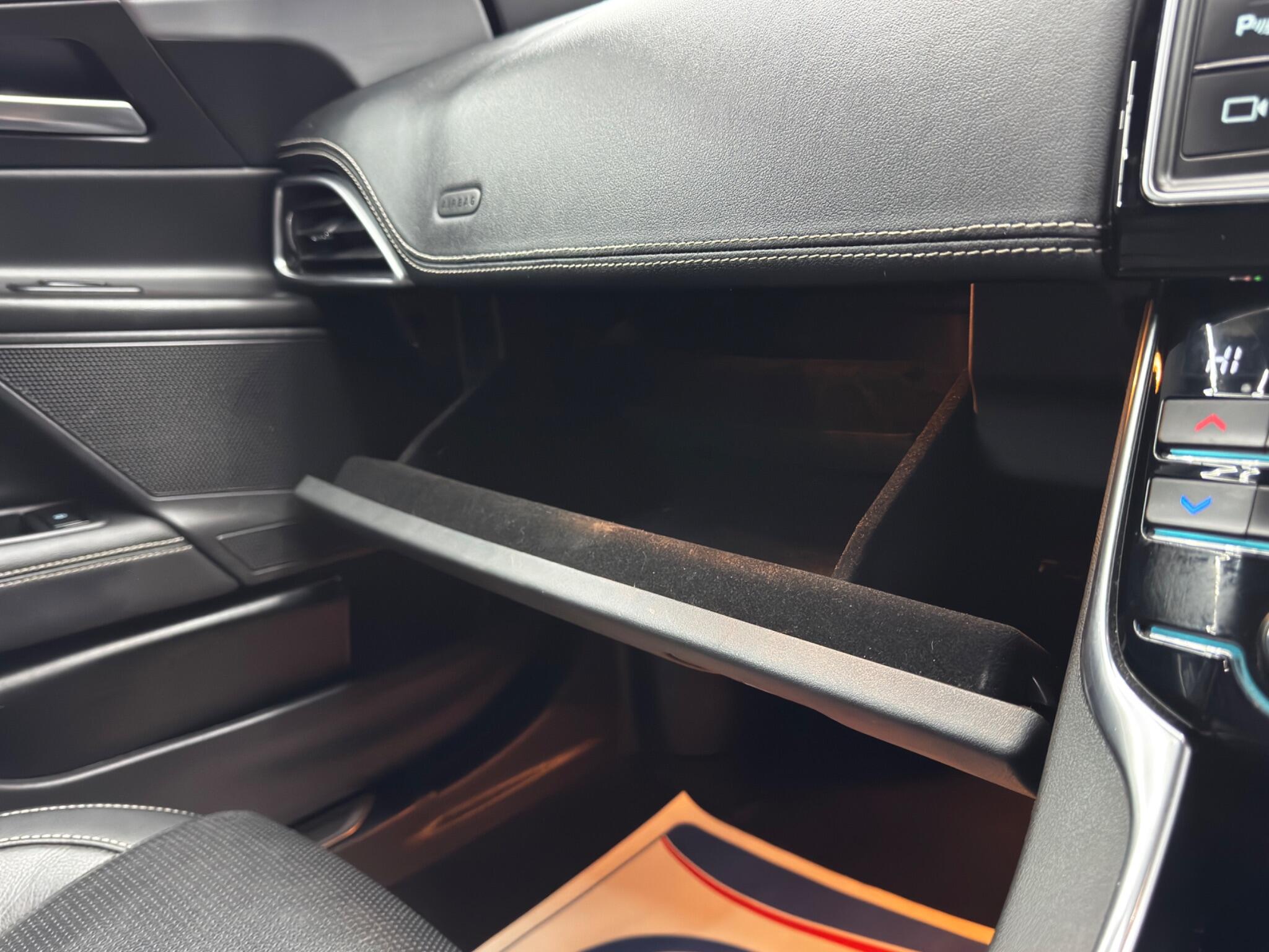 Jaguar XE 2.0d R-Sport Auto Euro 6 (s/s) 4dr 4dr Automatic 2026