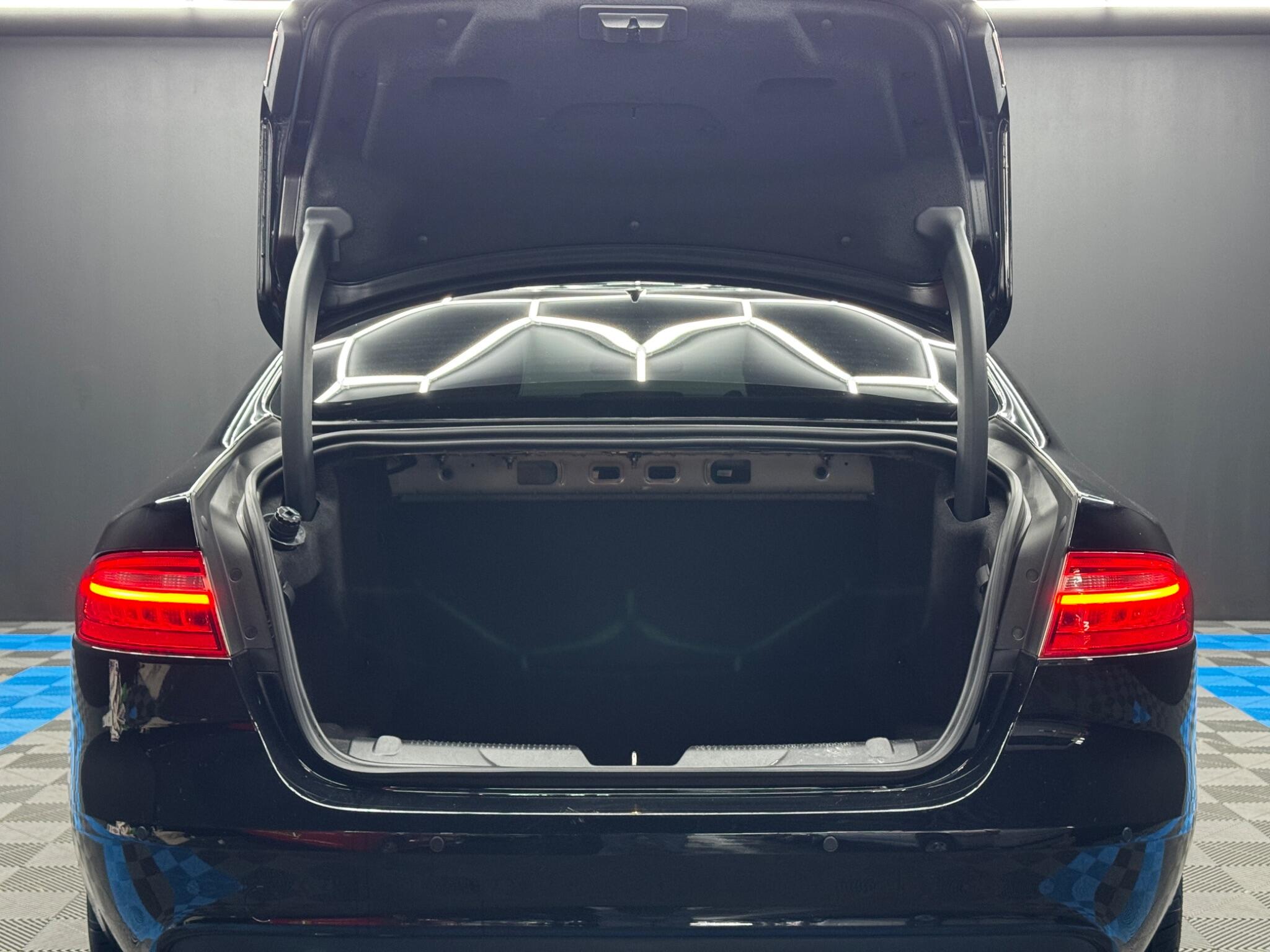 Jaguar XE 2.0d R-Sport Auto Euro 6 (s/s) 4dr 4dr Automatic 2026