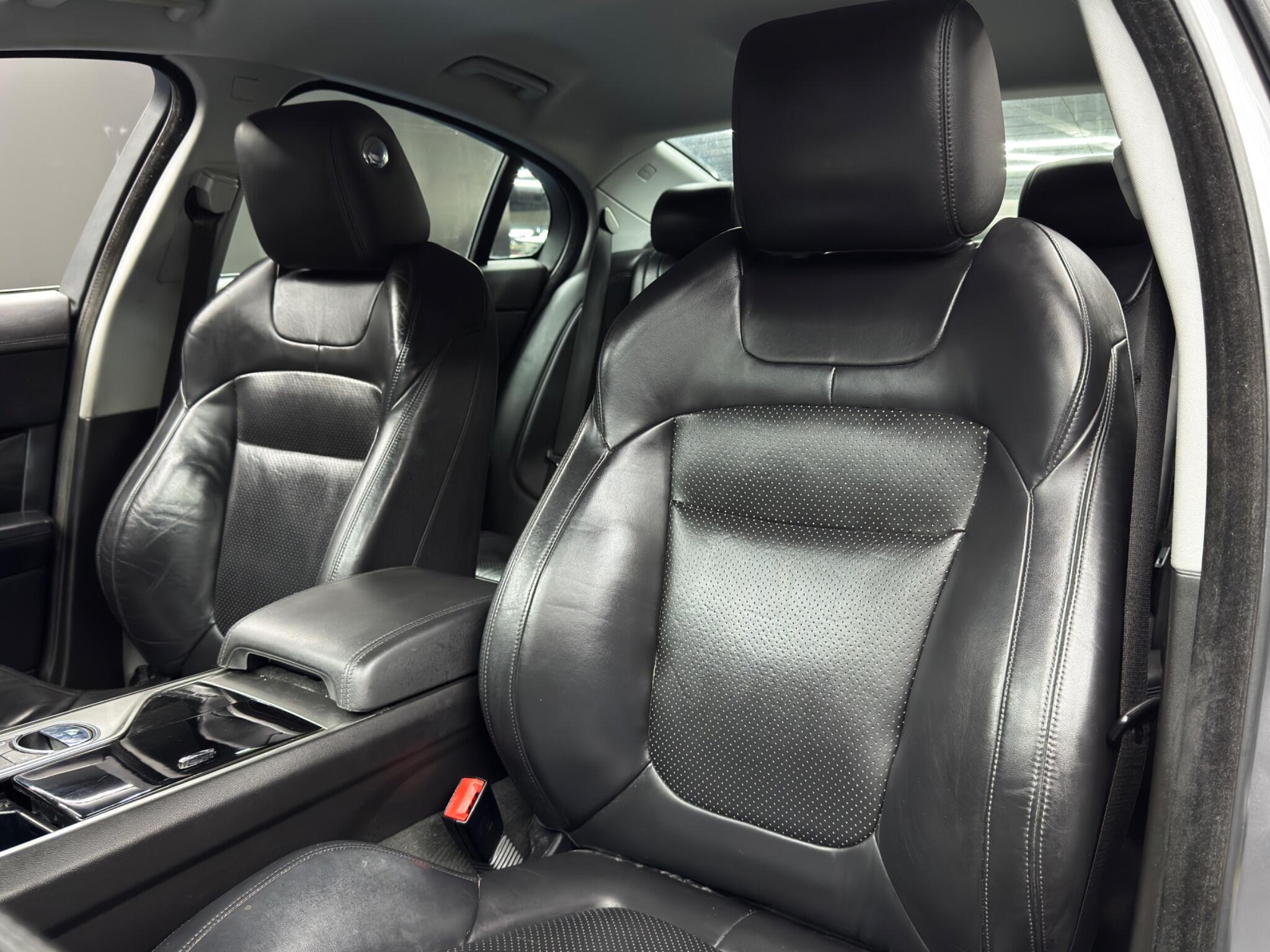 Jaguar XF 3.0d S V6 Premium Luxury Auto Euro 5 4dr 4dr Automatic 2026