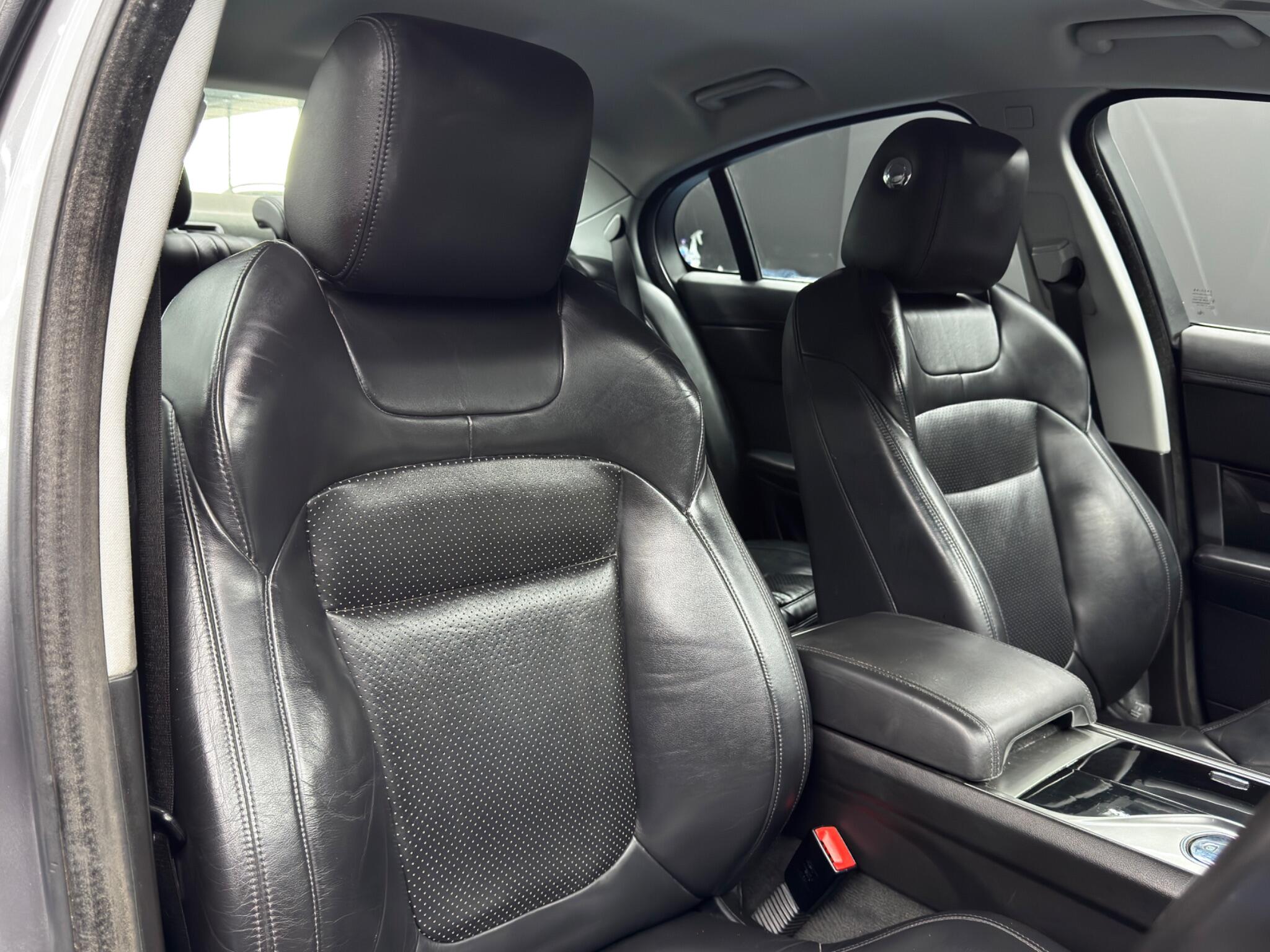 Jaguar XF 3.0d S V6 Premium Luxury Auto Euro 5 4dr 4dr Automatic 2026