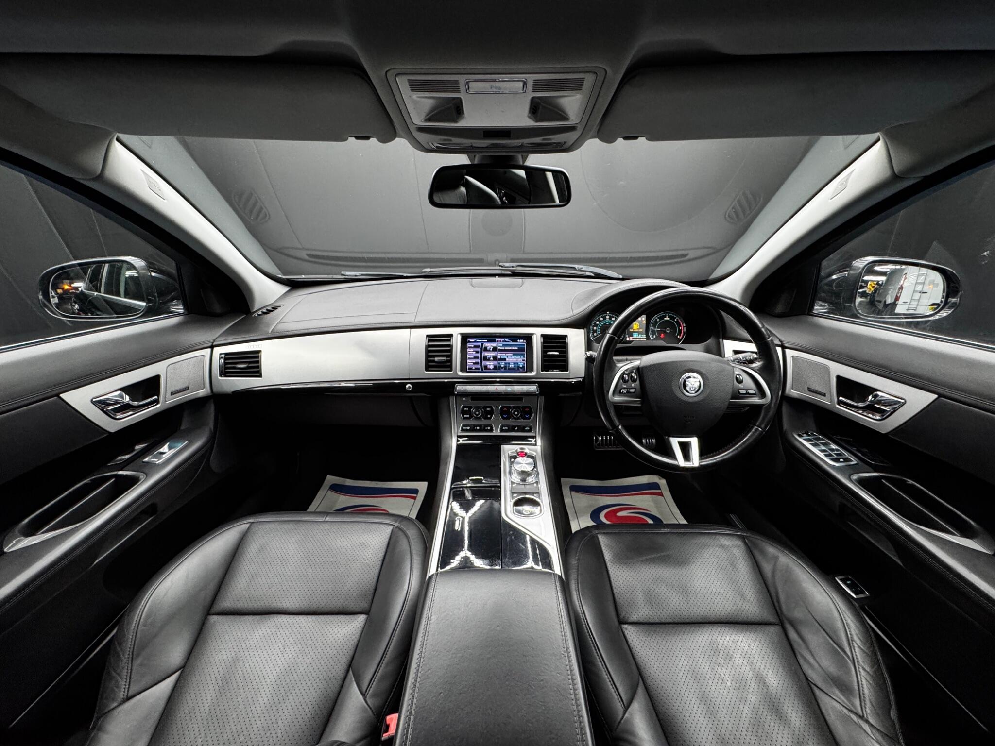 Jaguar XF 3.0d S V6 Premium Luxury Auto Euro 5 (s/s) 4dr 4dr Automatic 2025