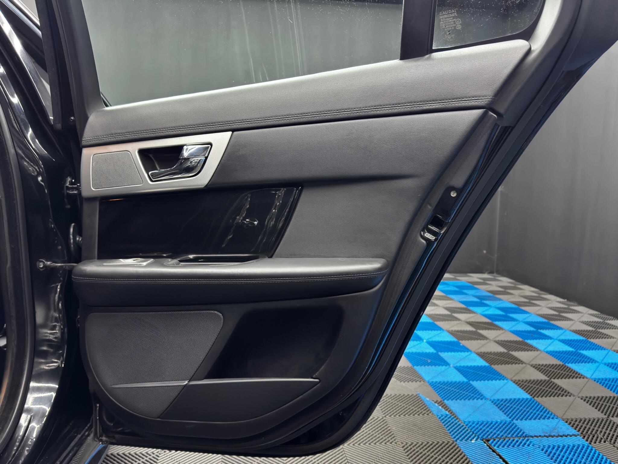 Jaguar XF 3.0d S V6 Premium Luxury Auto Euro 5 (s/s) 4dr 4dr Automatic 2025