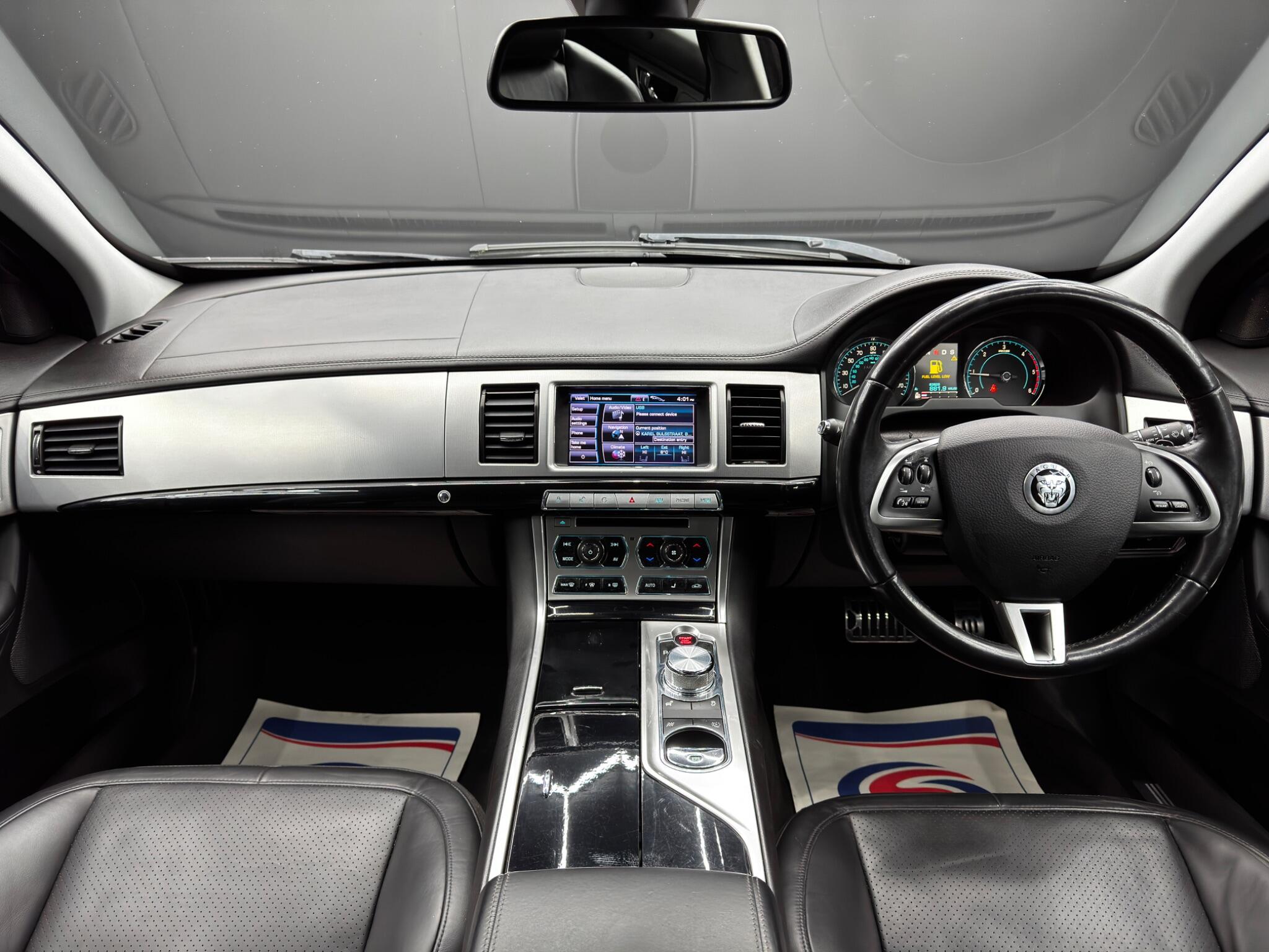 Jaguar XF 3.0d S V6 Premium Luxury Auto Euro 5 (s/s) 4dr 4dr Automatic 2025