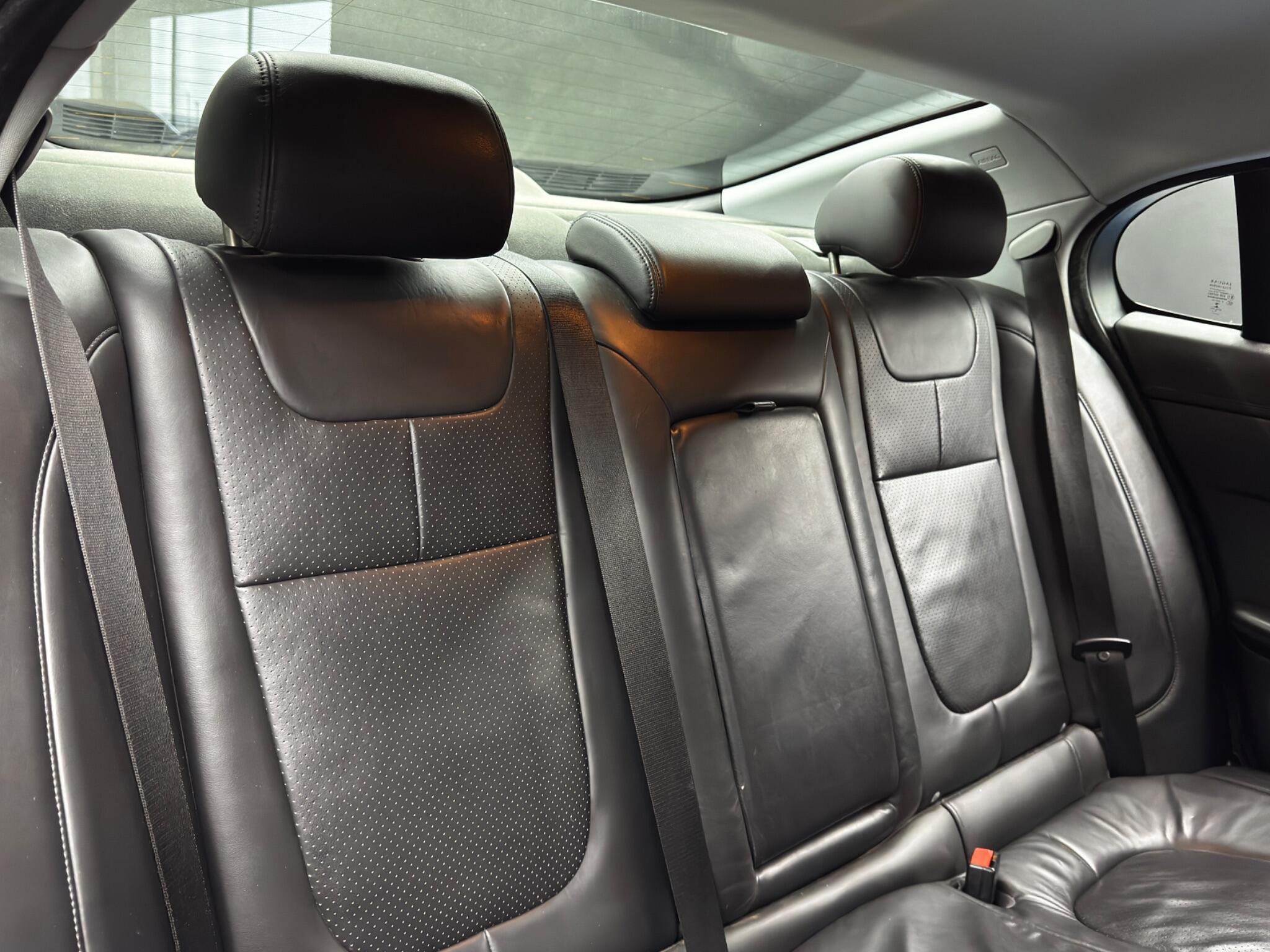 Jaguar XF 3.0d S V6 Premium Luxury Auto Euro 5 (s/s) 4dr 4dr Automatic 2025