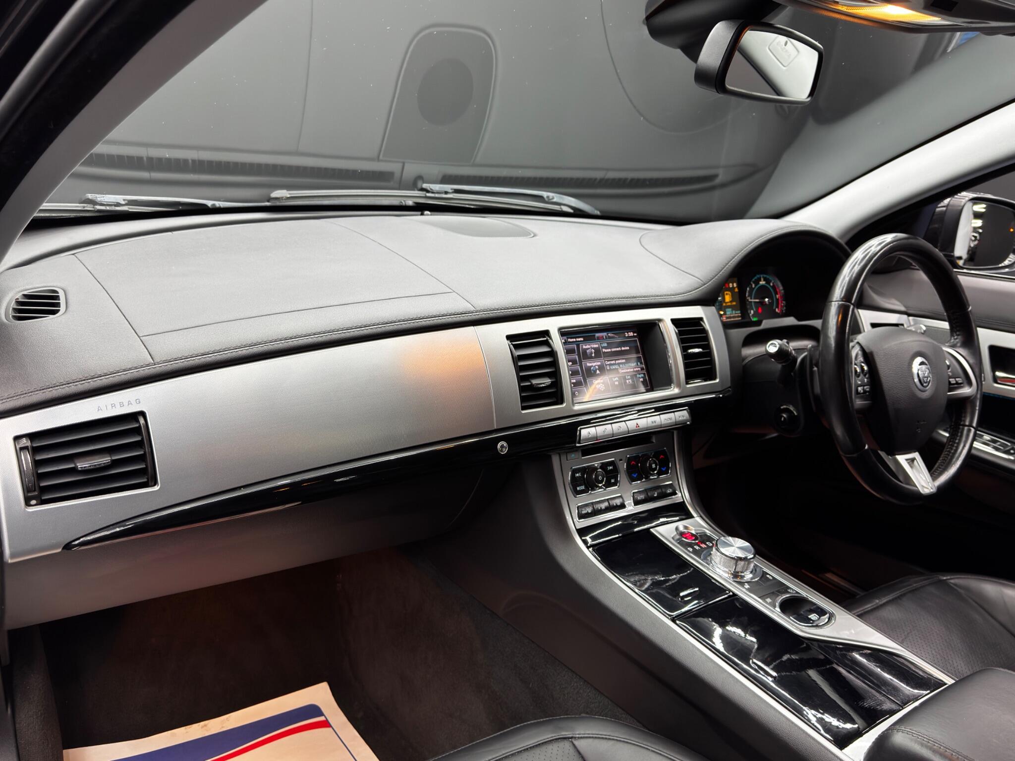 Jaguar XF 3.0d S V6 Premium Luxury Auto Euro 5 (s/s) 4dr 4dr Automatic 2025