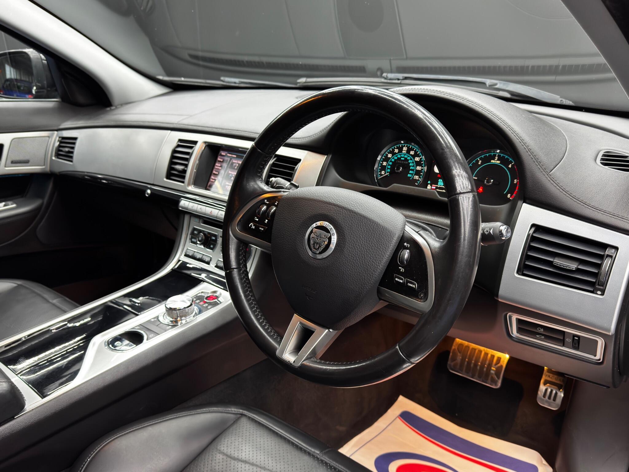 Jaguar XF 3.0d S V6 Premium Luxury Auto Euro 5 (s/s) 4dr 4dr Automatic 2025