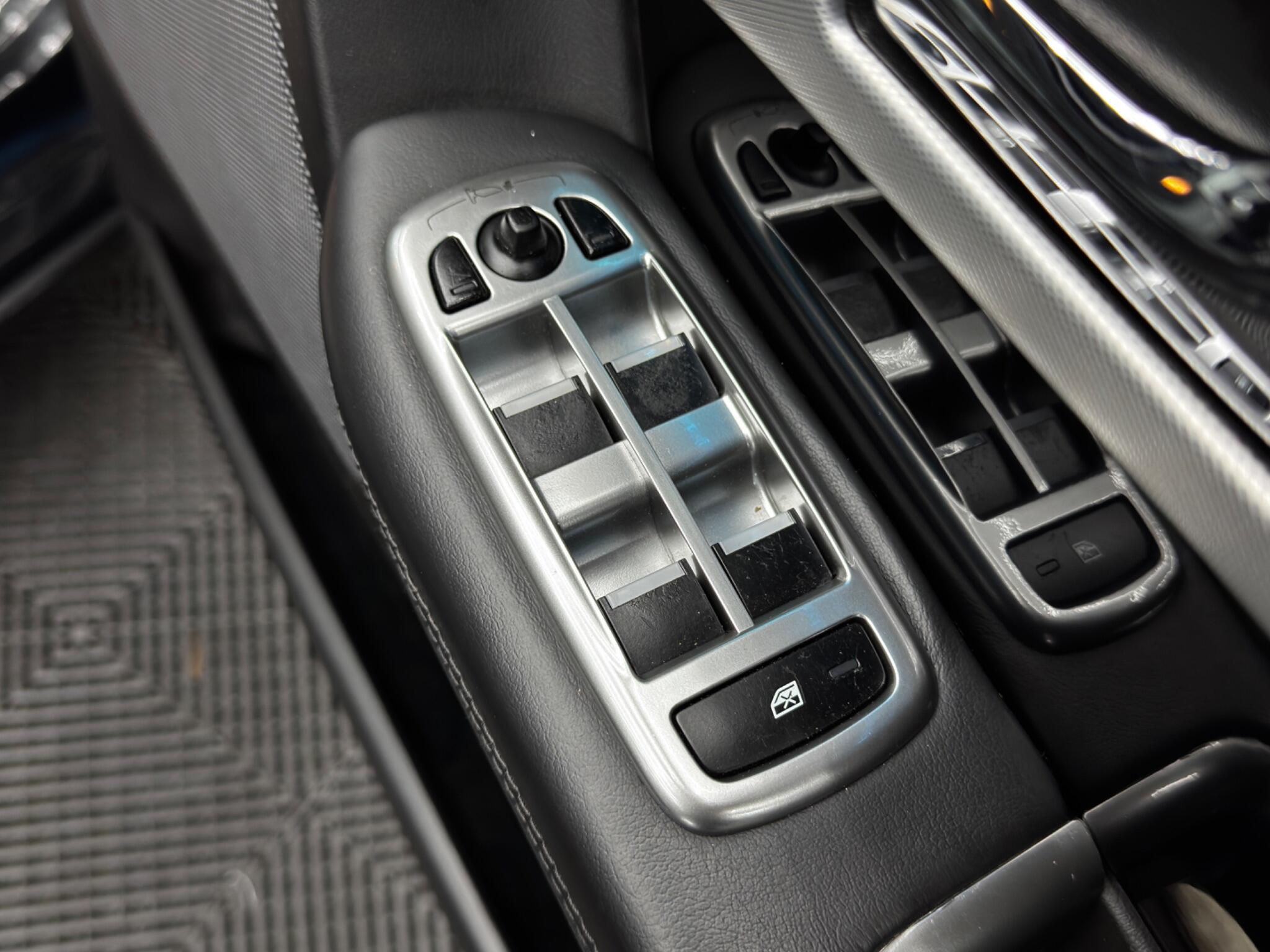 Jaguar XF 3.0d S V6 Premium Luxury Auto Euro 5 (s/s) 4dr 4dr Automatic 2025