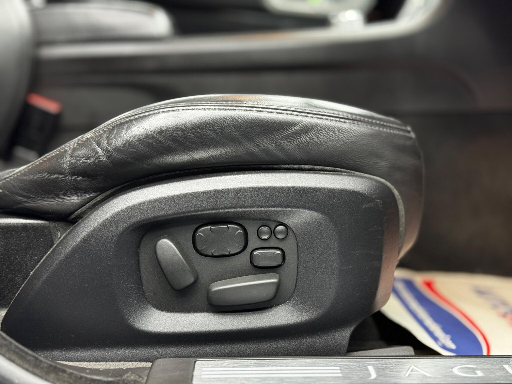 Jaguar XF 3.0d S V6 Premium Luxury Auto Euro 5 (s/s) 4dr 4dr Automatic 2025