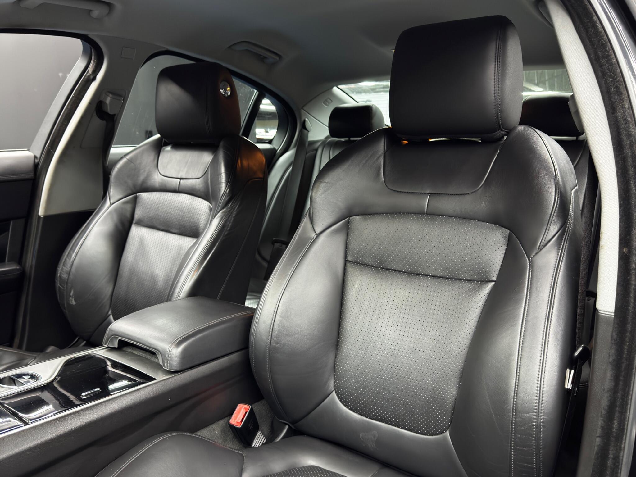 Jaguar XF 3.0d S V6 Premium Luxury Auto Euro 5 (s/s) 4dr 4dr Automatic 2025