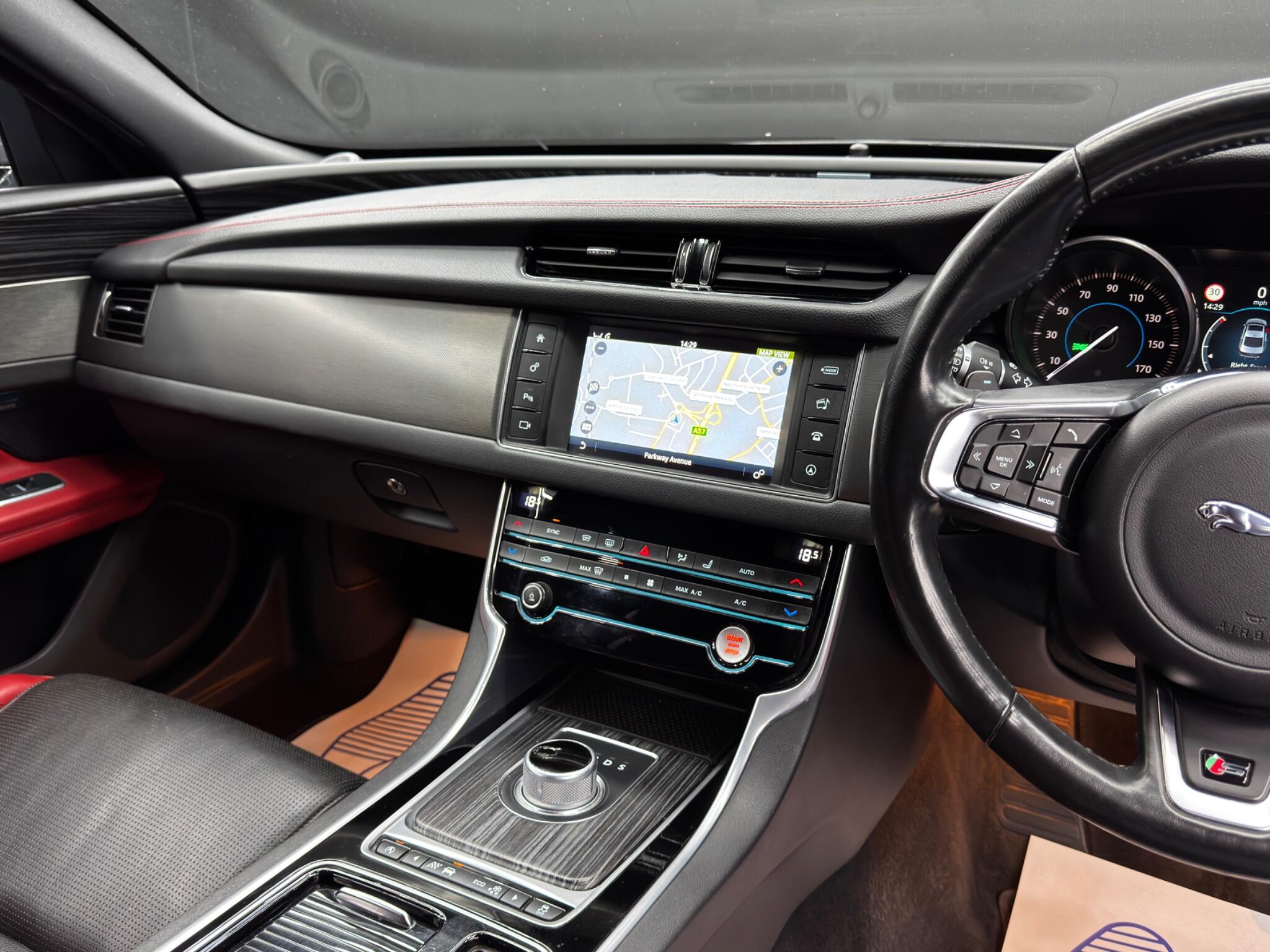 Jaguar XF 3.0d V6 S Auto Euro 6 (s/s) 4dr 4dr Automatic 2026