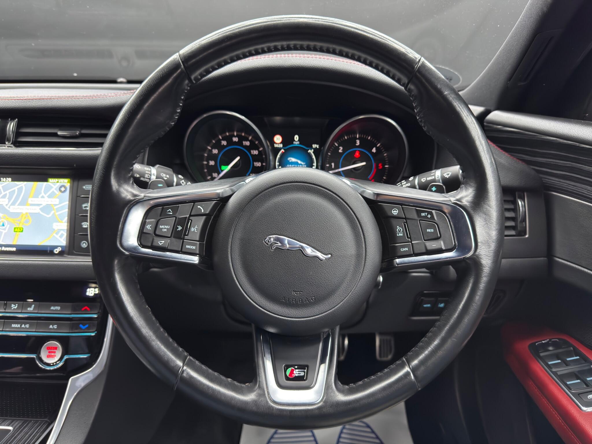 Jaguar XF 3.0d V6 S Auto Euro 6 (s/s) 4dr 4dr Automatic 2026
