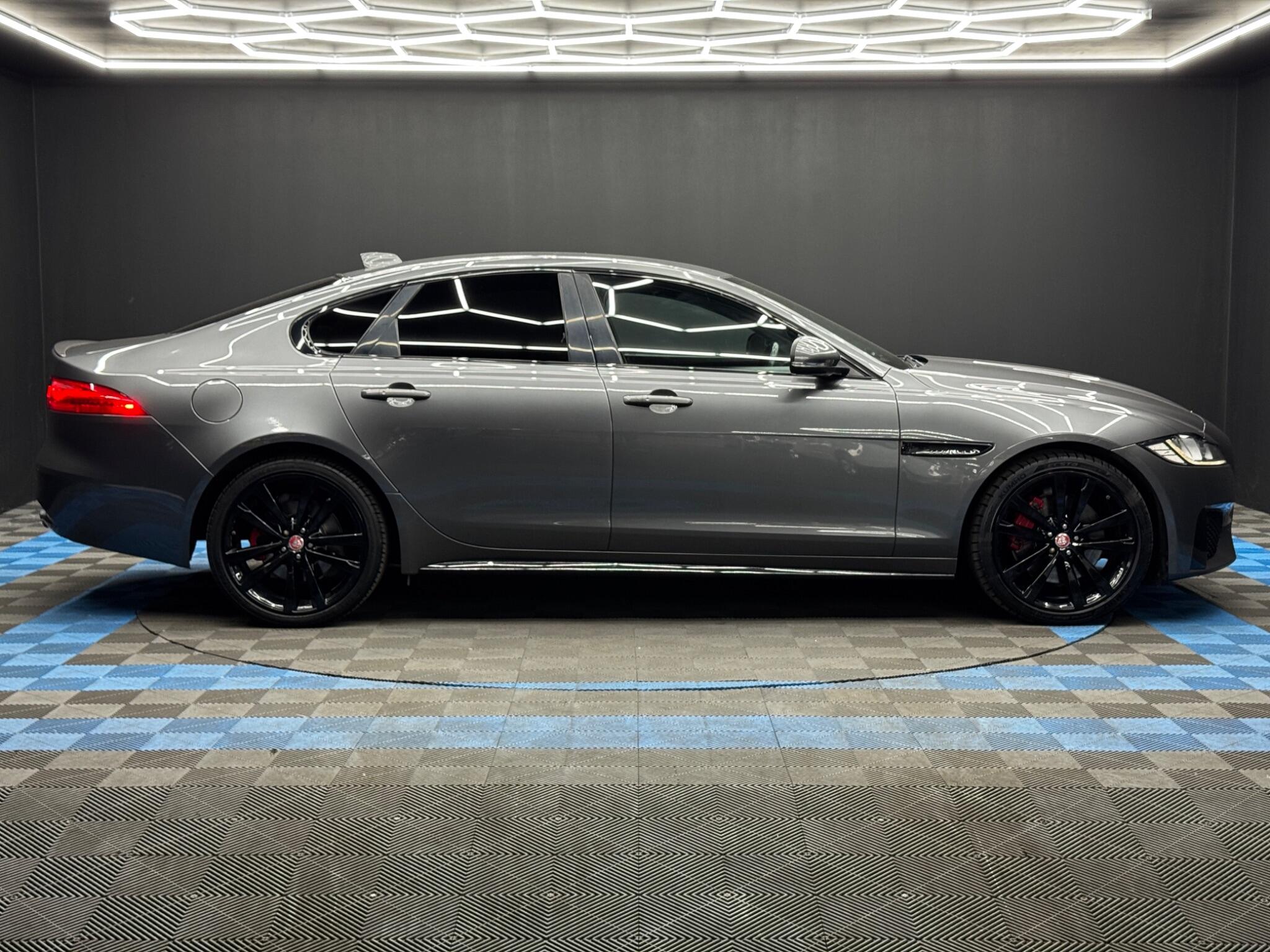 Jaguar XF 3.0d V6 S Auto Euro 6 (s/s) 4dr 4dr Automatic 2026