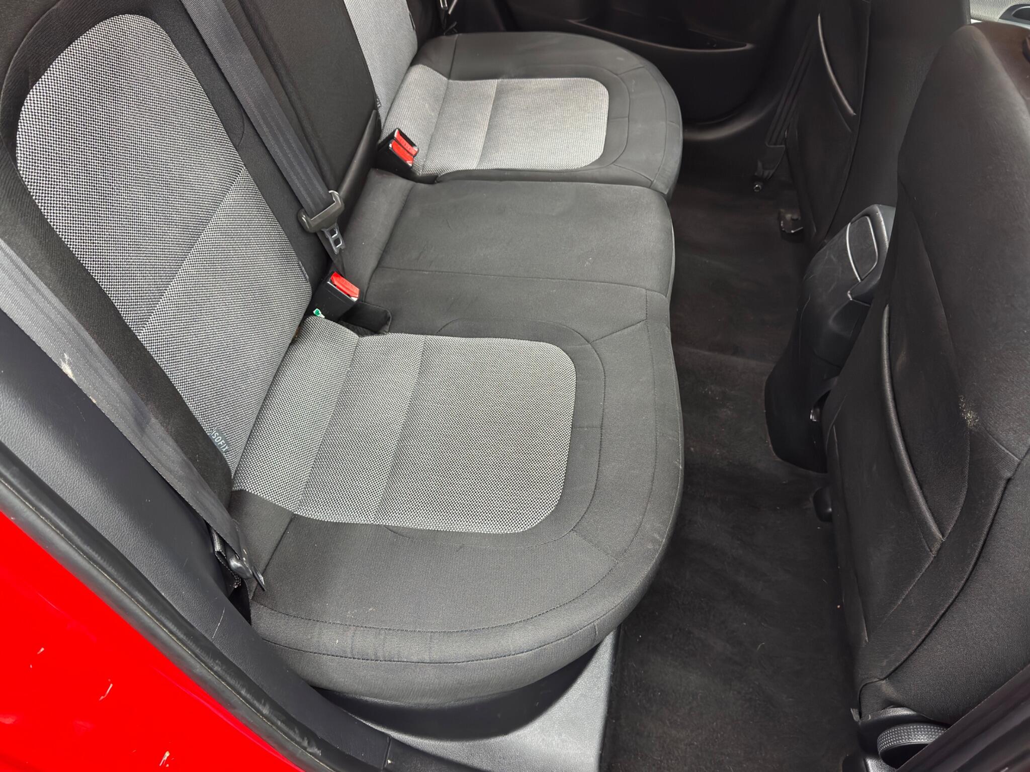 Kia Ceed 1.6 CRDi 2 DCT Euro 6 (s/s) 5dr 5dr Automatic 2026