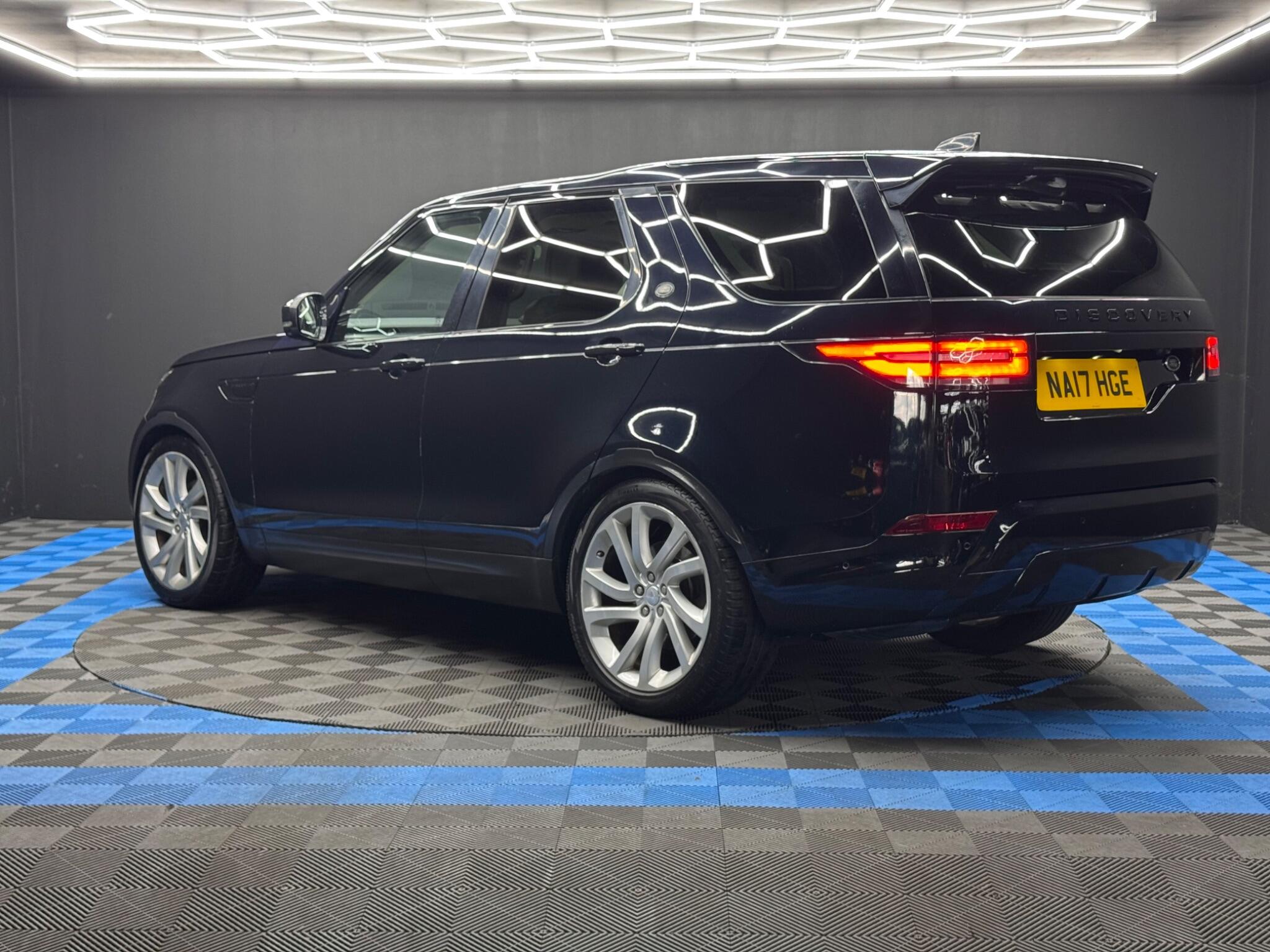 Land Rover DISCOVERY 3.0 TD V6 First Edition Auto 4WD Euro 6 (s/s) 5dr 5dr Automatic 2026