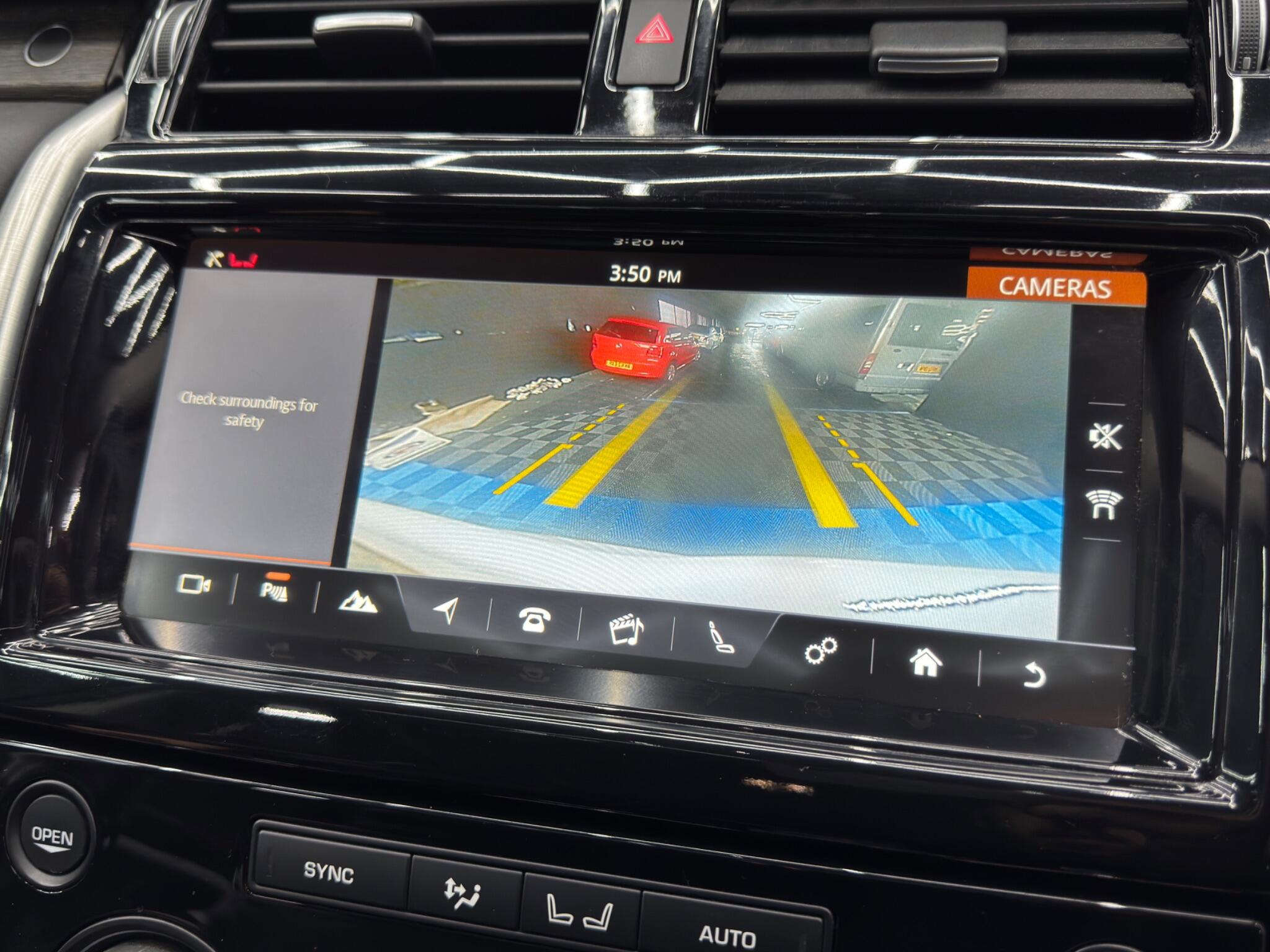 Land Rover DISCOVERY 3.0 TD V6 HSE Auto 4WD Euro 6 (s/s) 5dr 5dr Automatic 2026