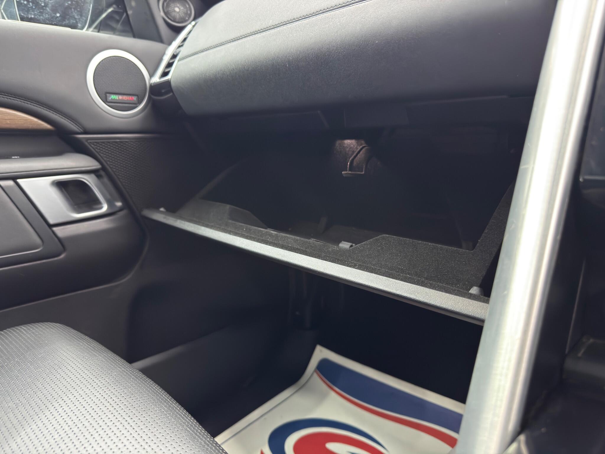 Land Rover DISCOVERY 3.0 TD V6 HSE Auto 4WD Euro 6 (s/s) 5dr 5dr Automatic 2026