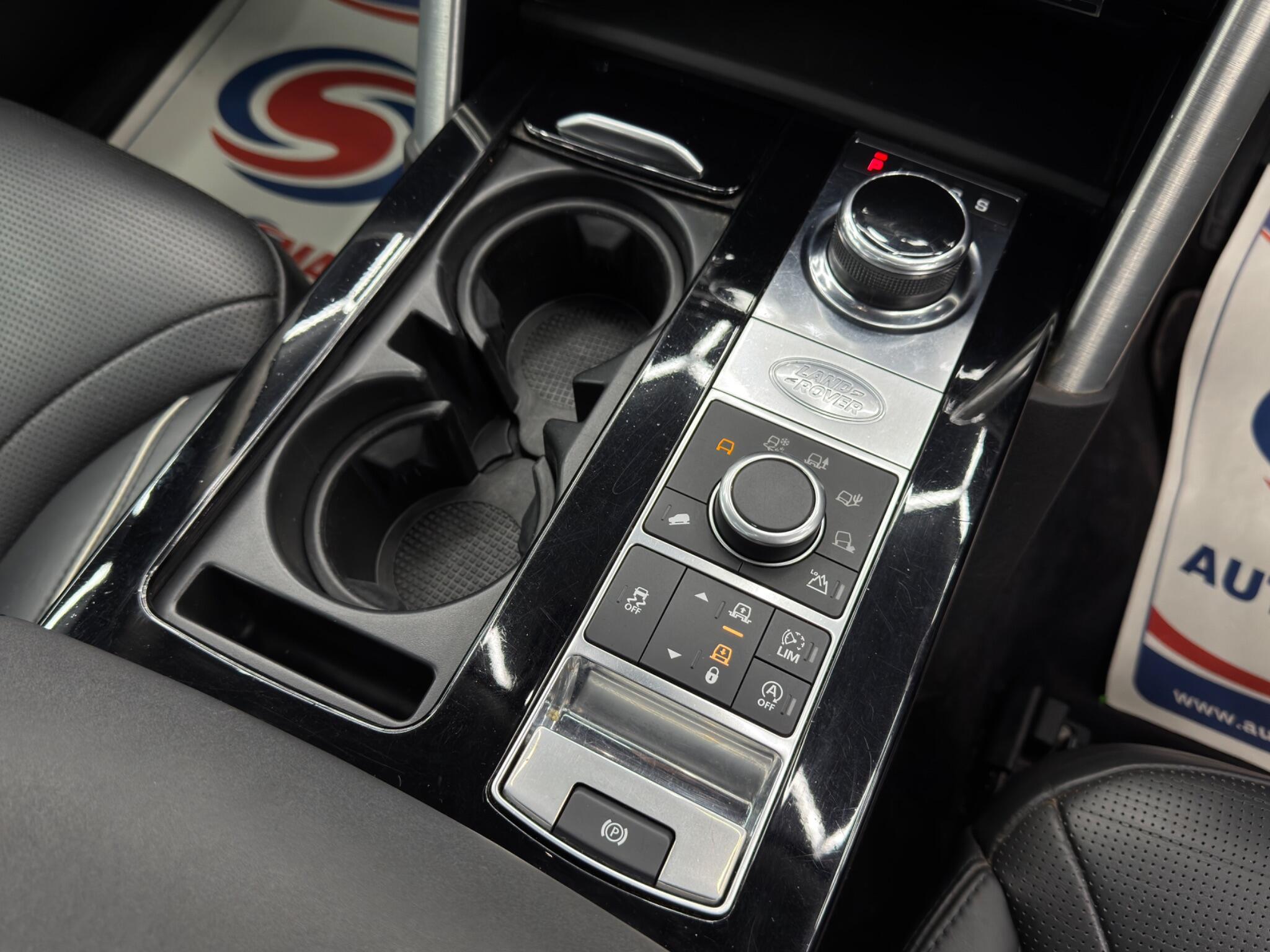 Land Rover DISCOVERY 3.0 TD V6 HSE Auto 4WD Euro 6 (s/s) 5dr 5dr Automatic 2026